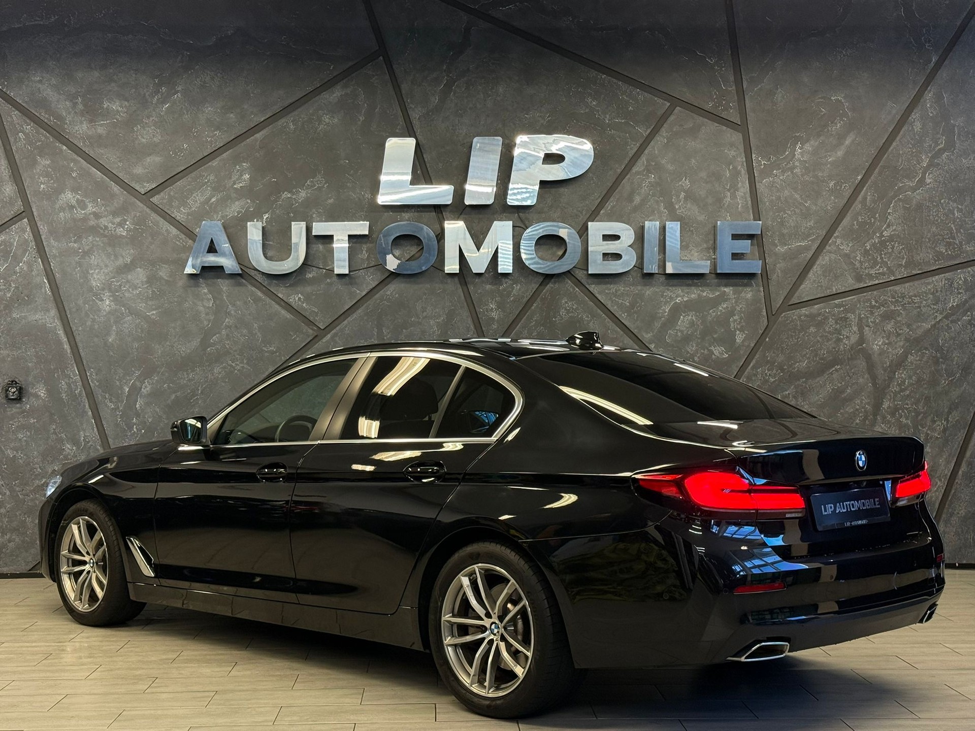 BMW 520d 48V Steptronic-image-7