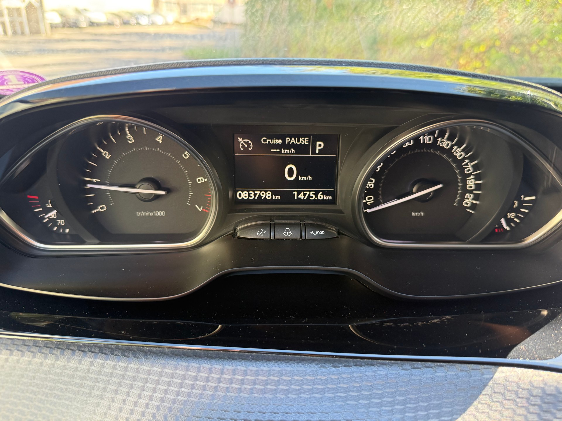 PEUGEOT 2008 1.2 PureTech Style EAT6-image-28