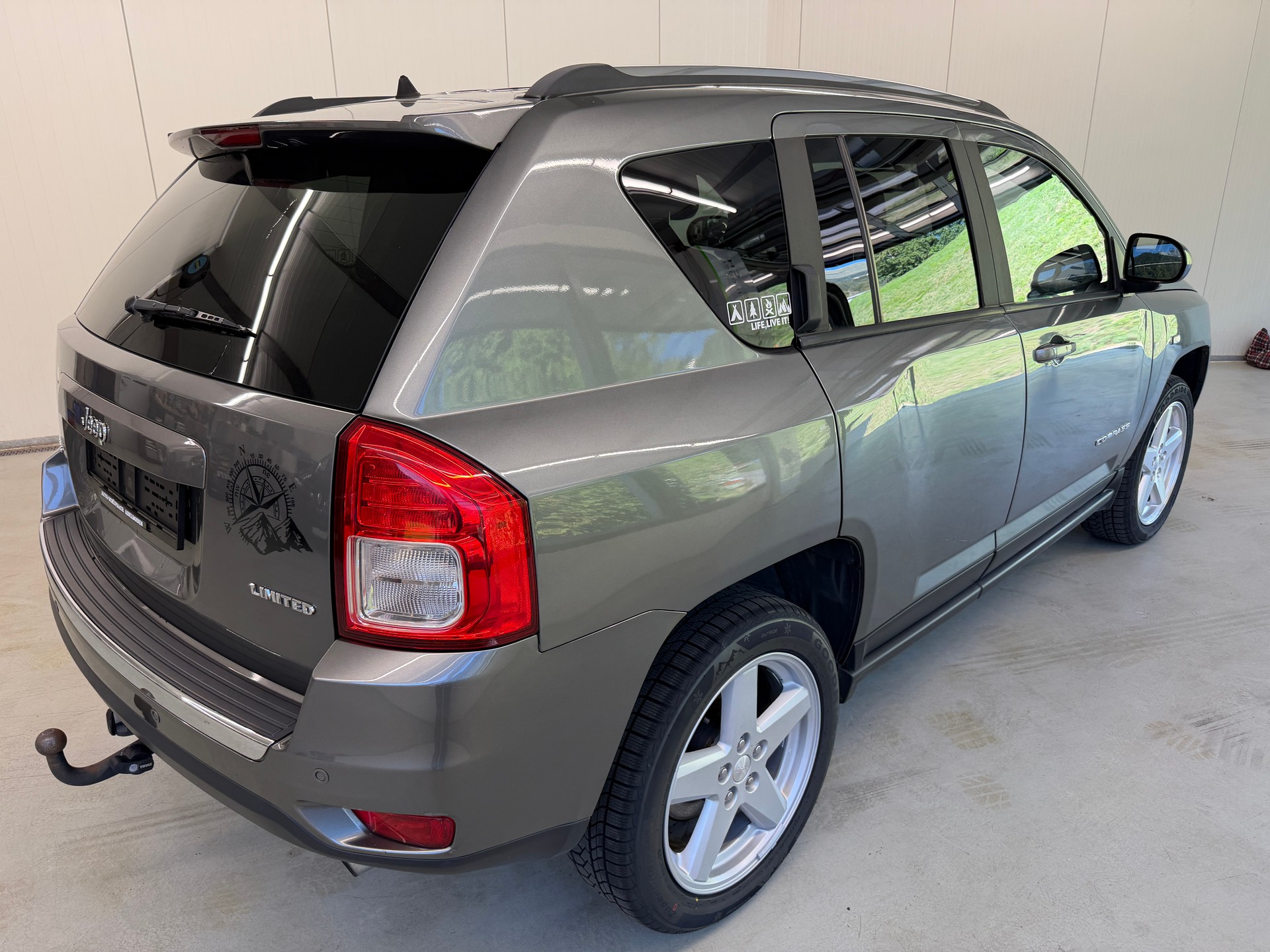 JEEP Compass 2.2 CRD Limited-showroom-element-3