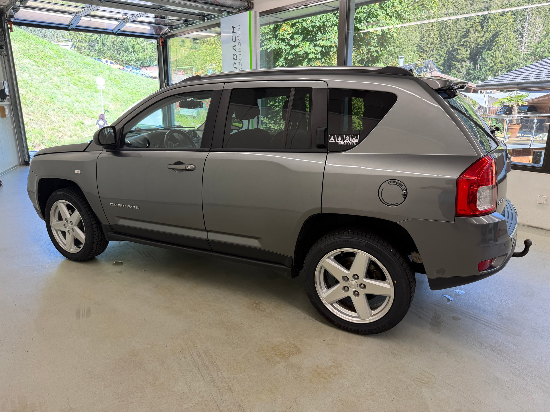 JEEP Compass 2.2 CRD Limited-image-6