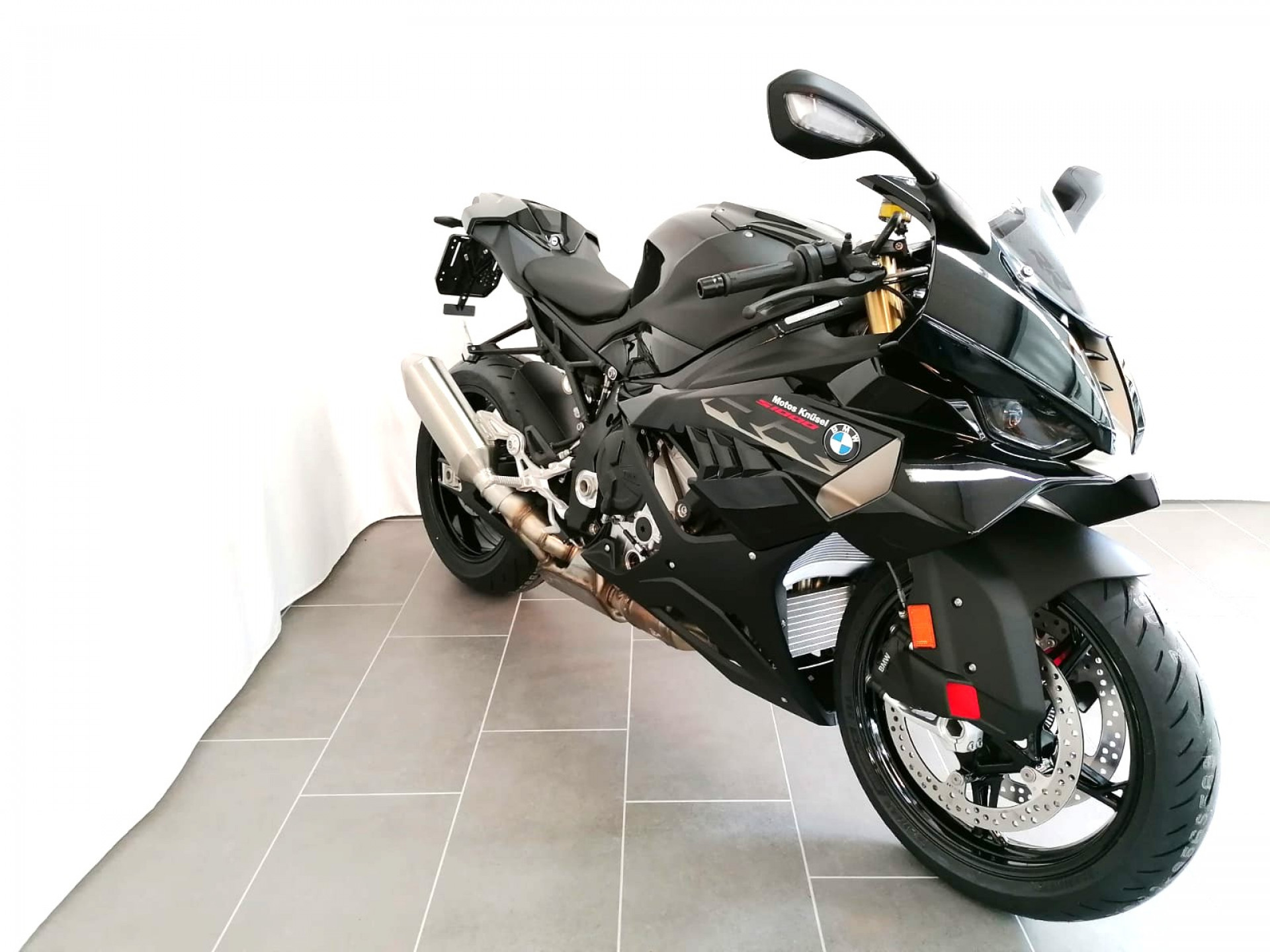 BMW S 1000 RR-showroom-element-1