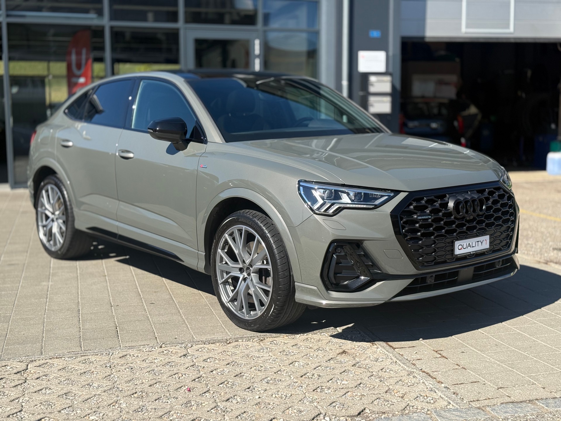 AUDI AUDI Q3 Sportback 40 TDI S line quattro S-tronic-showroom-element-3