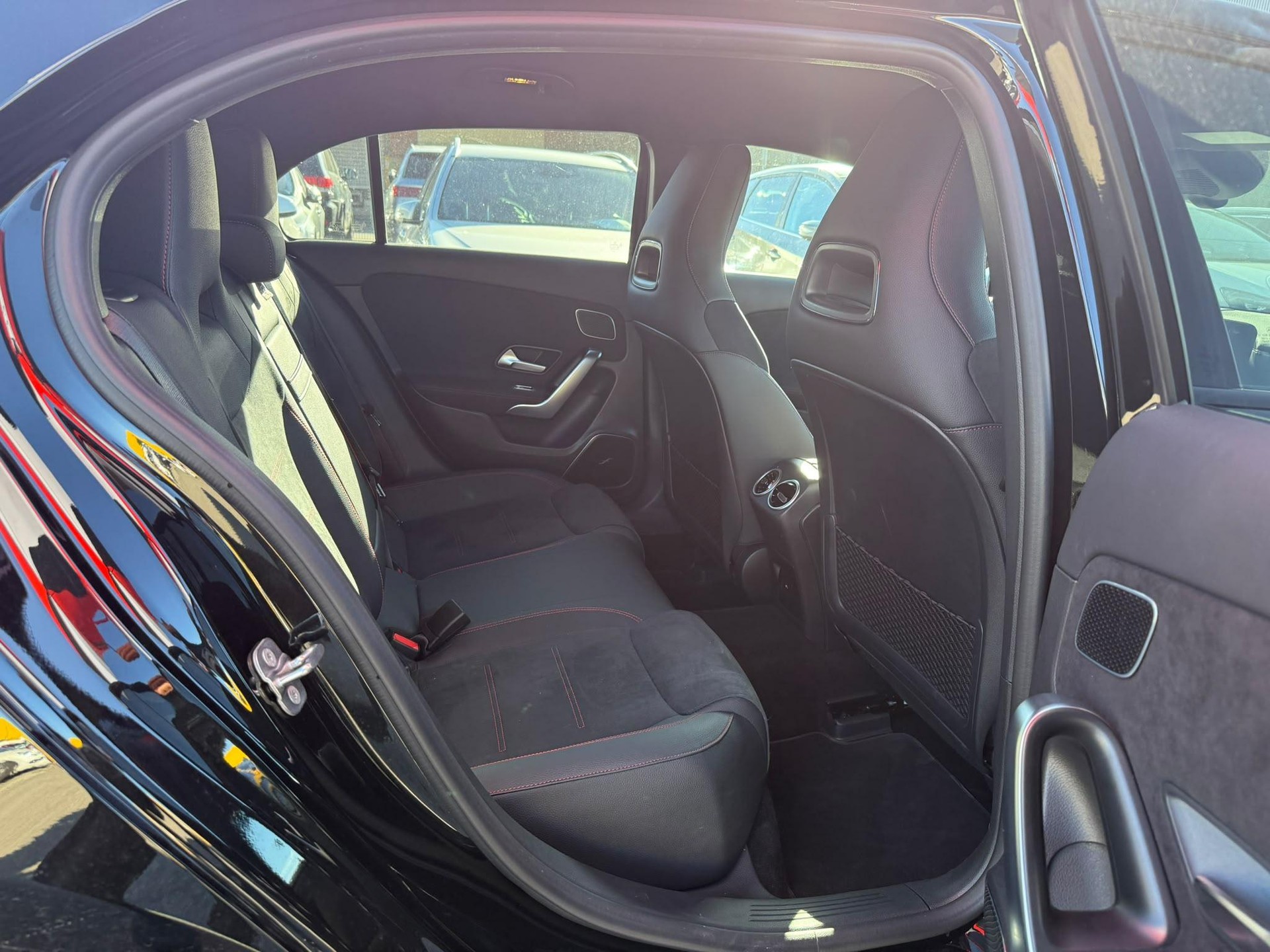 MERCEDES-BENZ A 220 AMG Line 4m-image-12