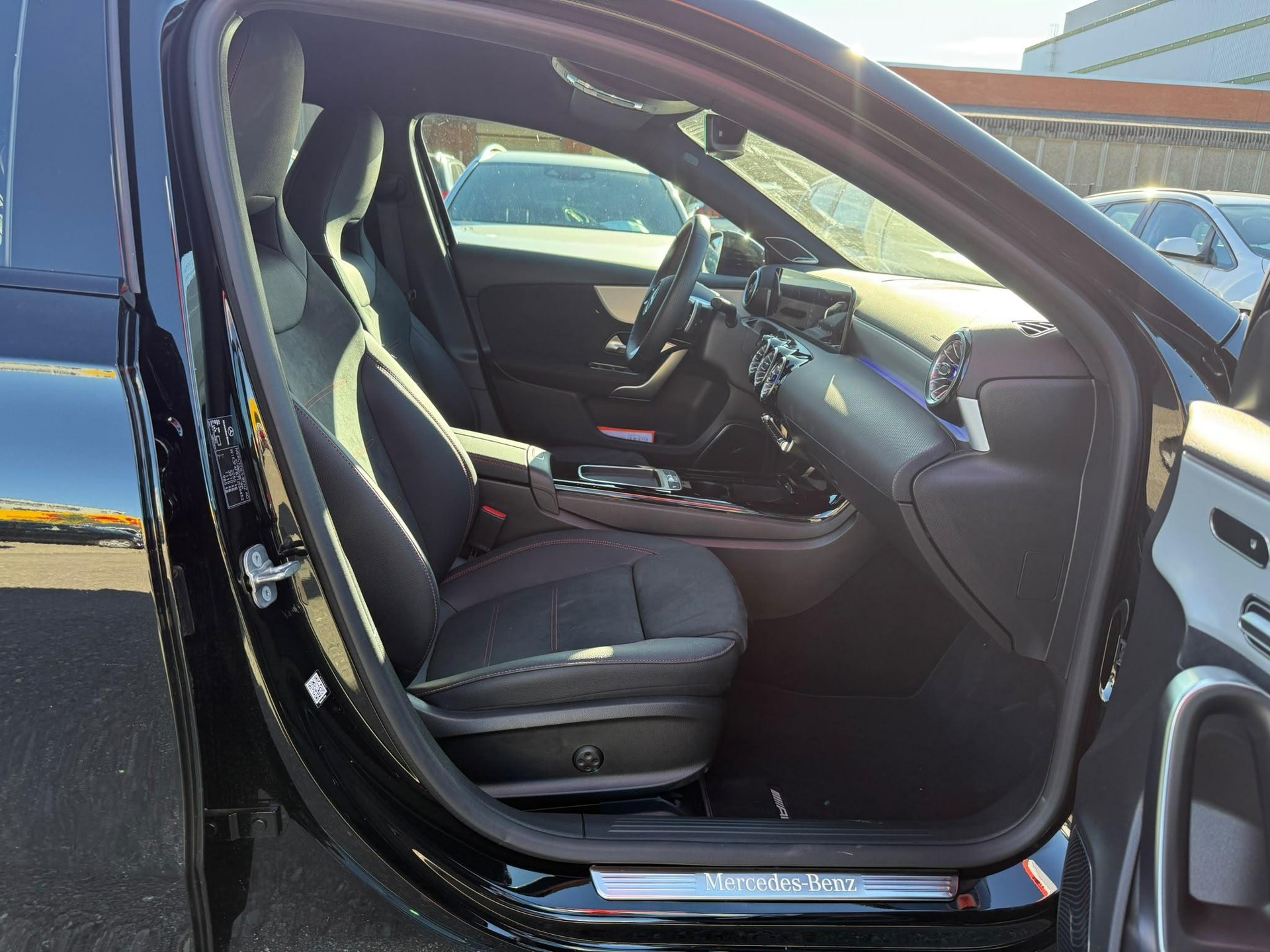 MERCEDES-BENZ A 220 AMG Line 4m-image-7
