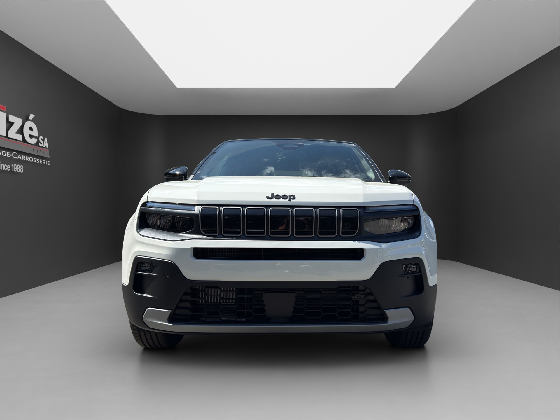 JEEP Avenger 1.2 Turbo MHEV Longitude Black Kite-showroom-element-1