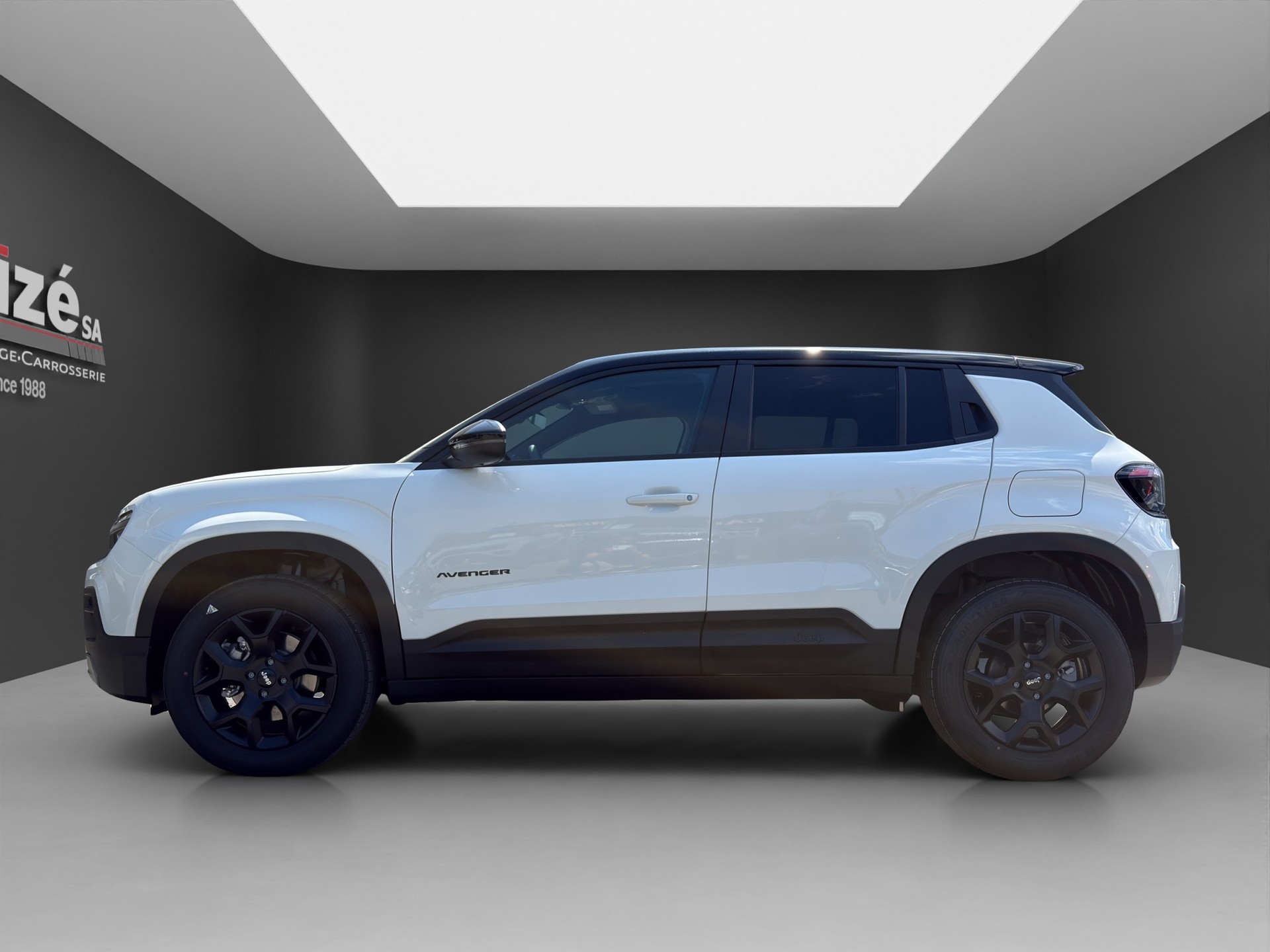 JEEP Avenger 1.2 Turbo MHEV Longitude Black Kite-showroom-element-3