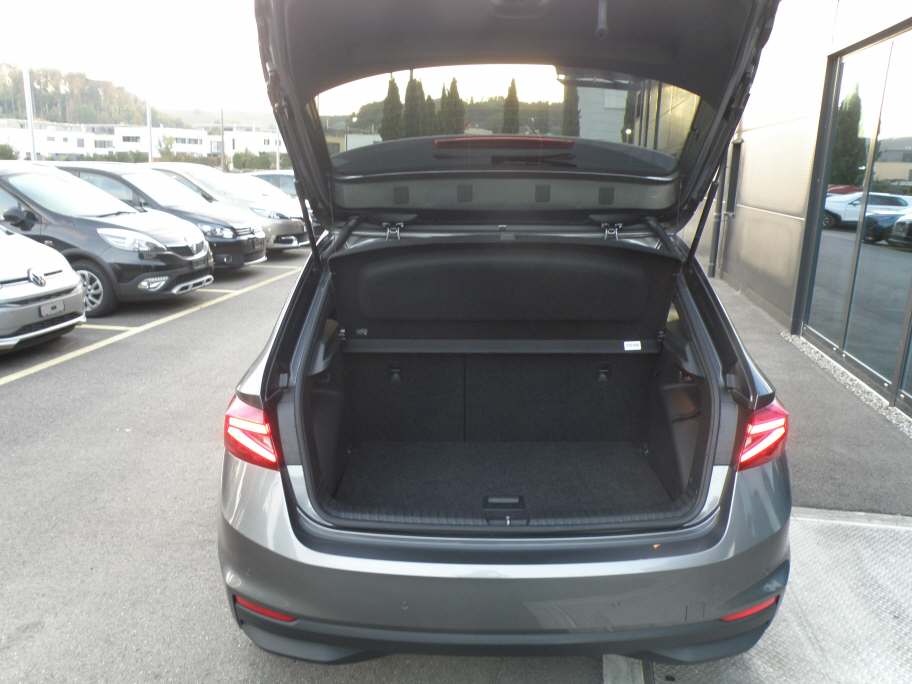SKODA Fabia 1.0 TSI Selection DSG-image-4