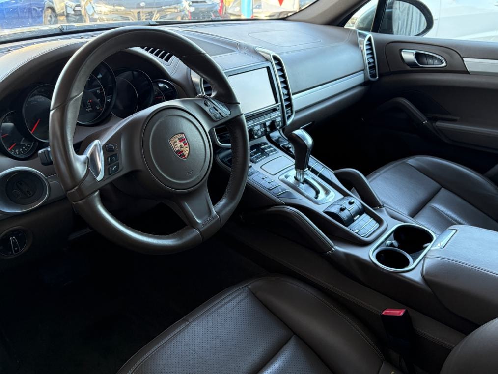 PORSCHE Cayenne Diesel-showroom-element-3
