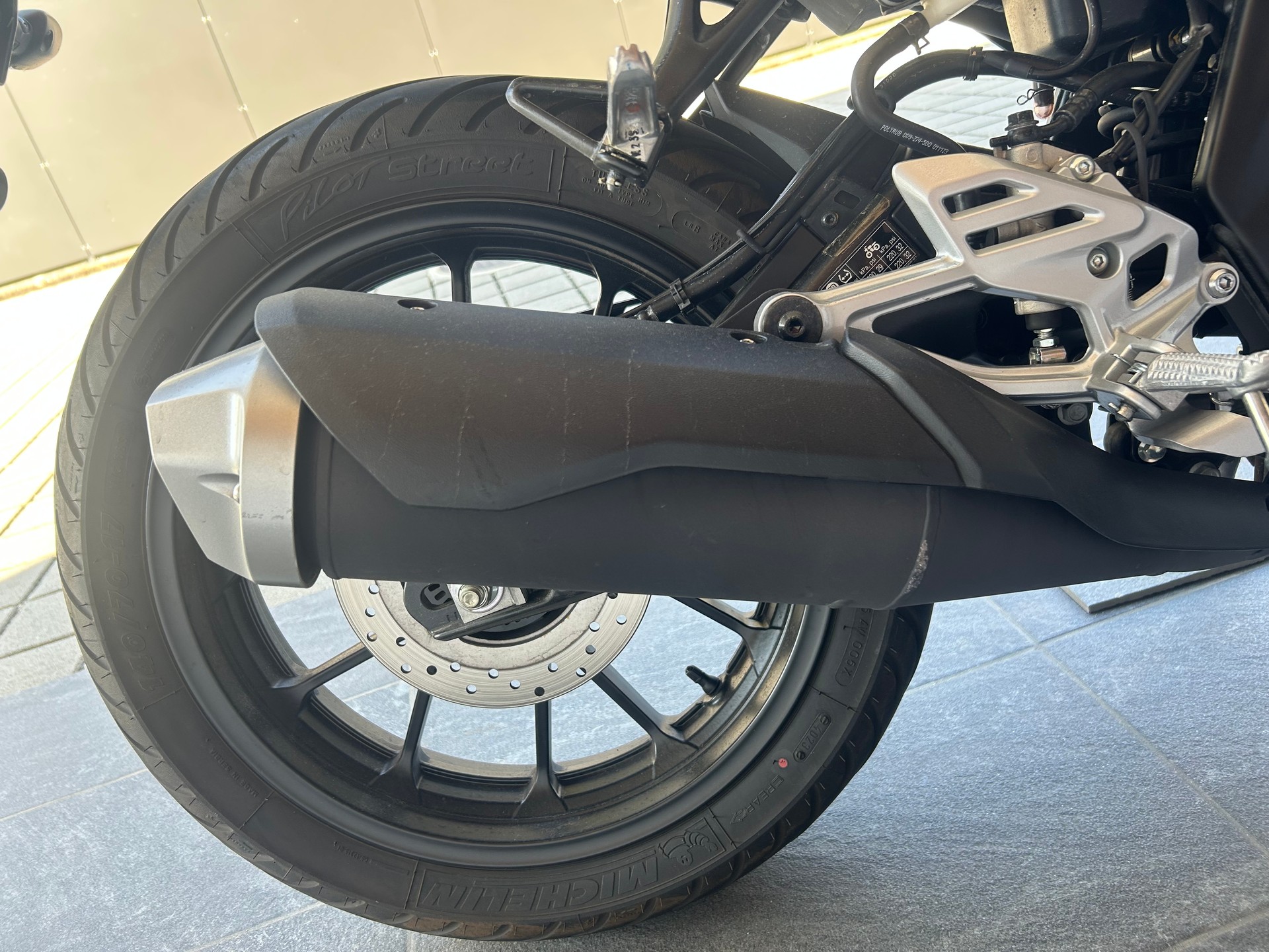 YAMAHA YZF-R 125 ABS-image-4