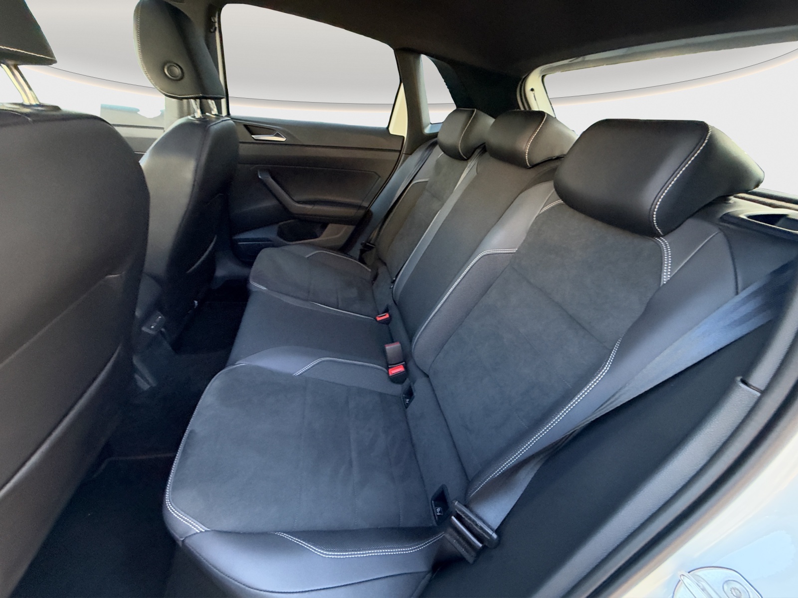 VW Polo 2.0 TSI GTI DSG-image-12