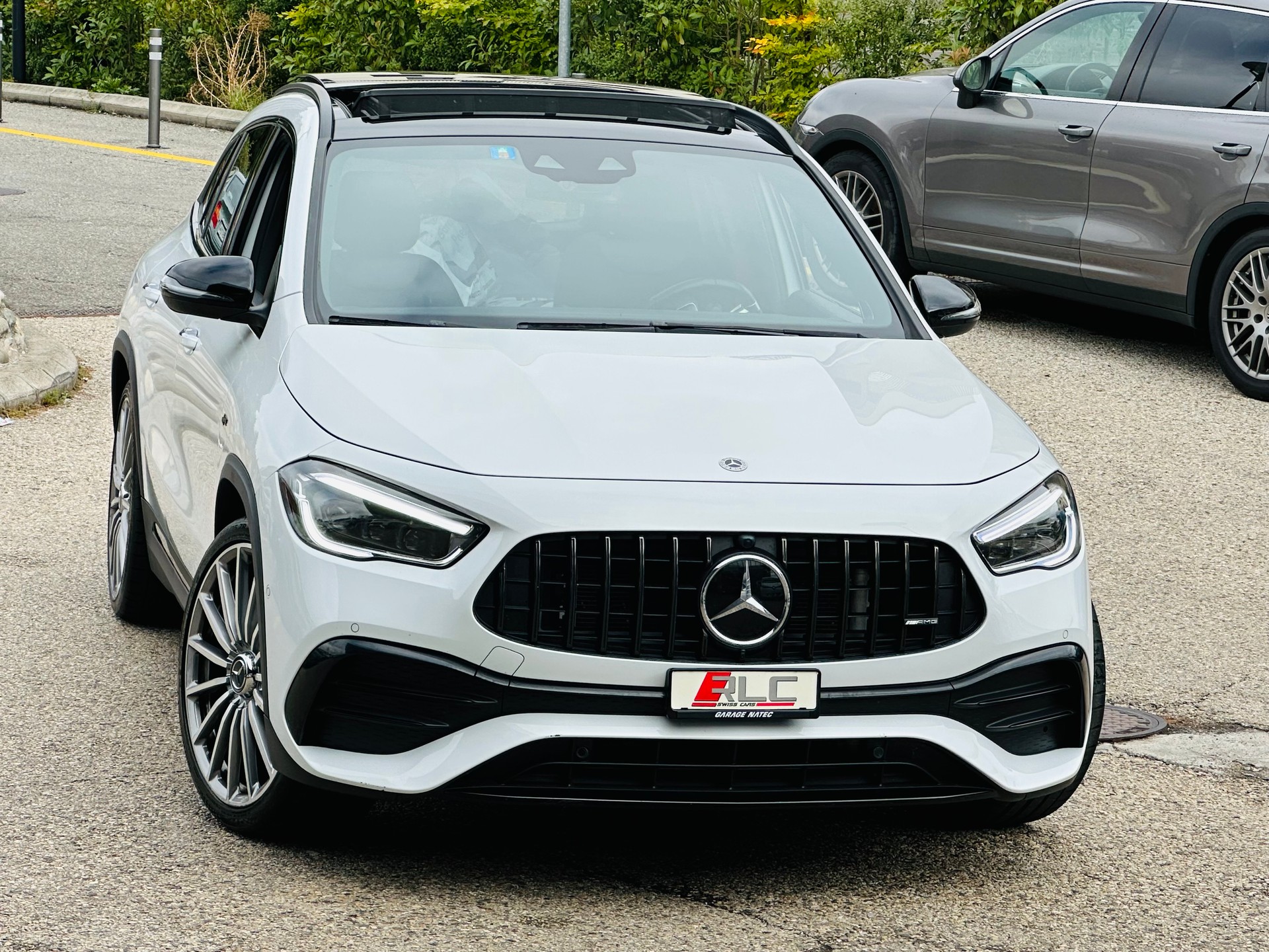 MERCEDES-BENZ GLA 35 AMG 4Matic 8G-Speedshift DCT-showroom-element-2