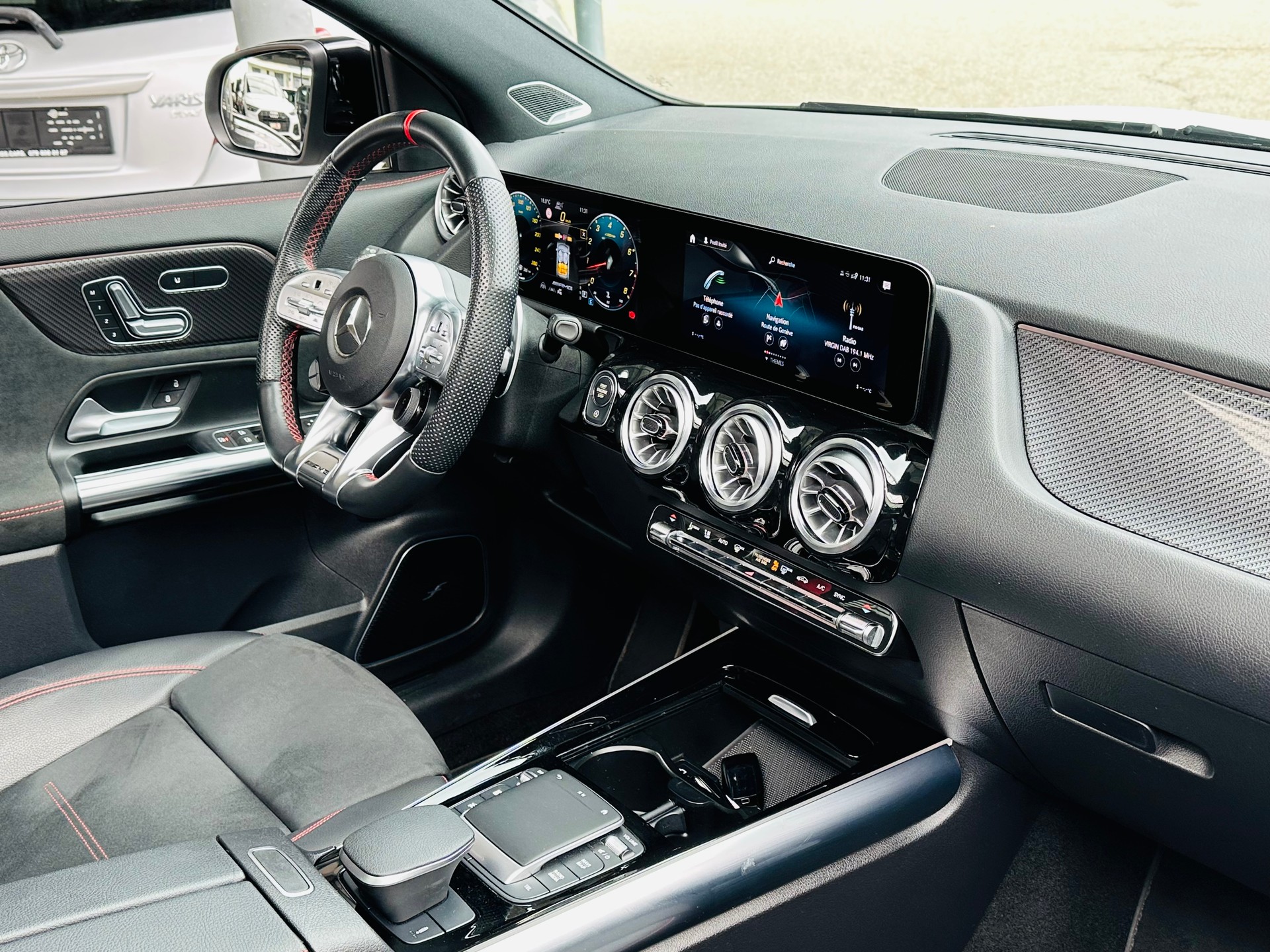 MERCEDES-BENZ GLA 35 AMG 4Matic 8G-Speedshift DCT-image-16