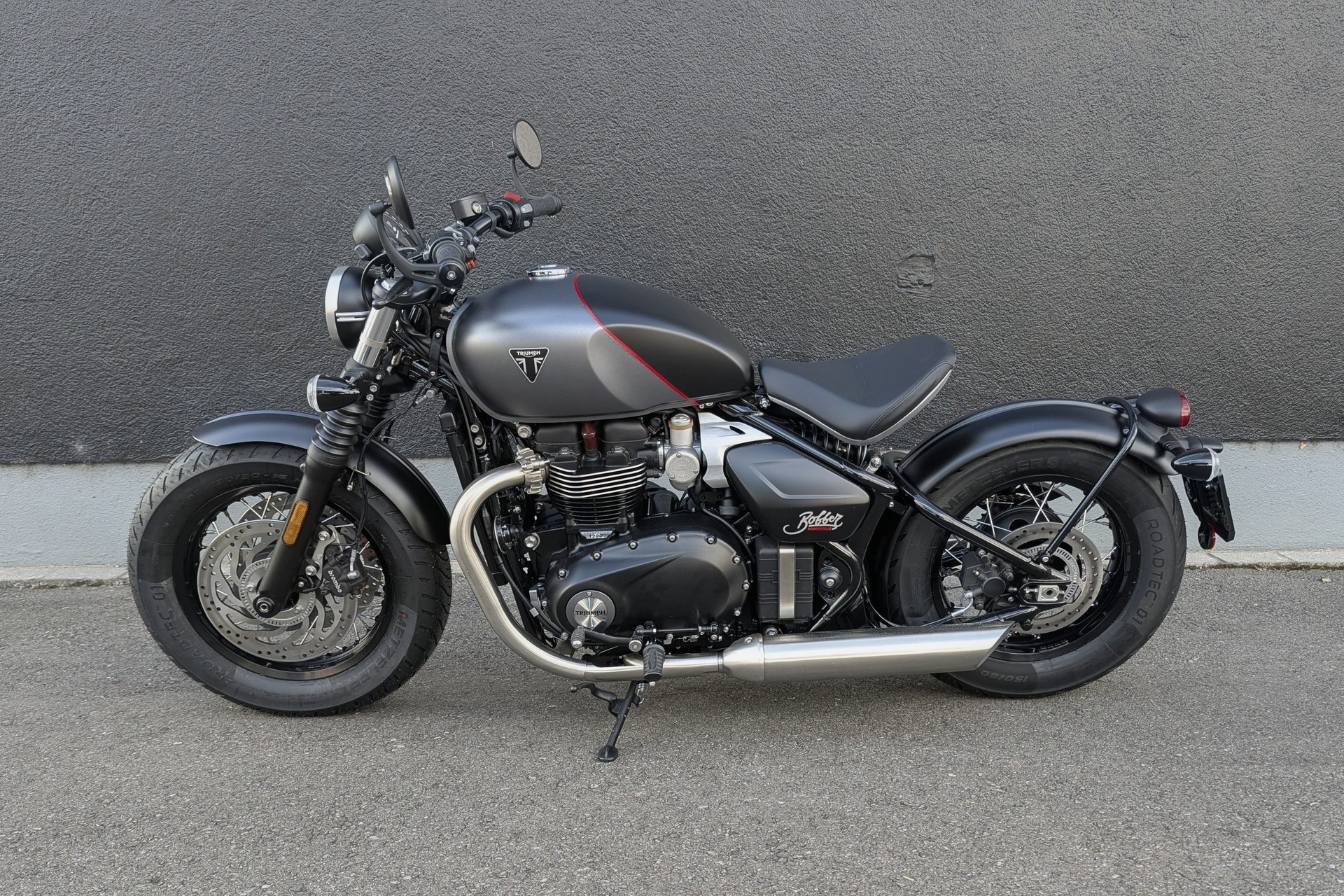 TRIUMPH Bonneville 1200 Bobber-image-10