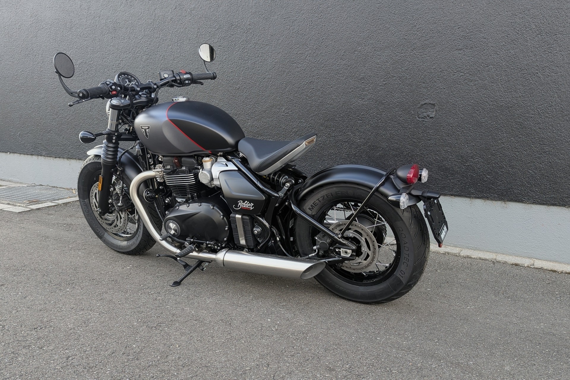 TRIUMPH Bonneville 1200 Bobber-image-4