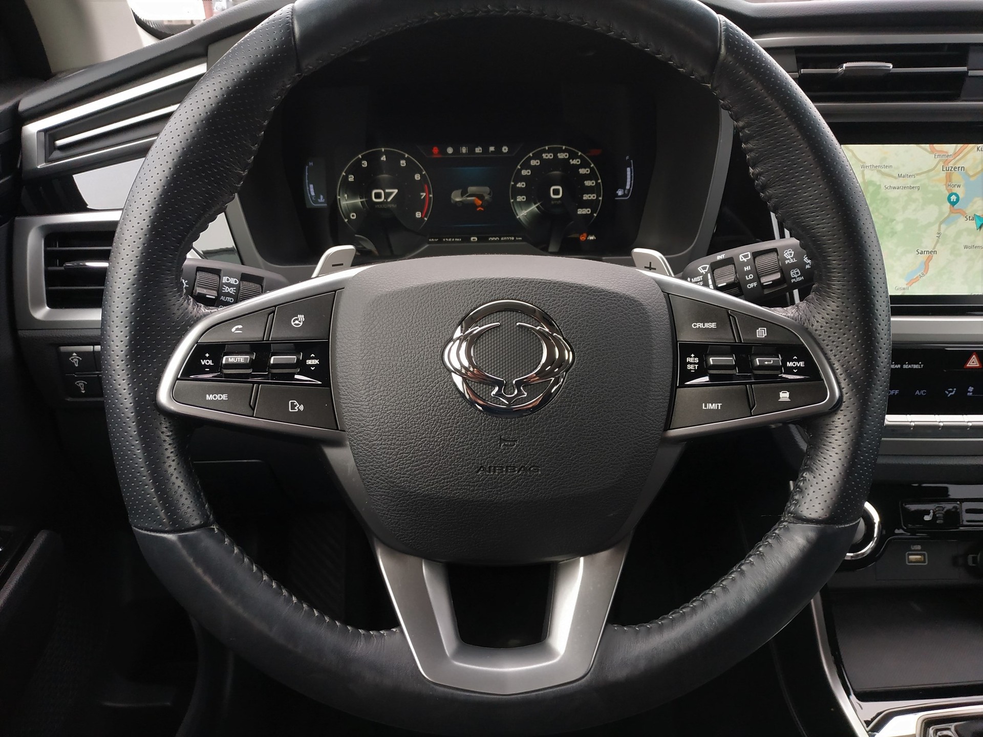 KGM-SsangYong Korando 1.5T GDI Onyx Plus 4WD Automat-image-16