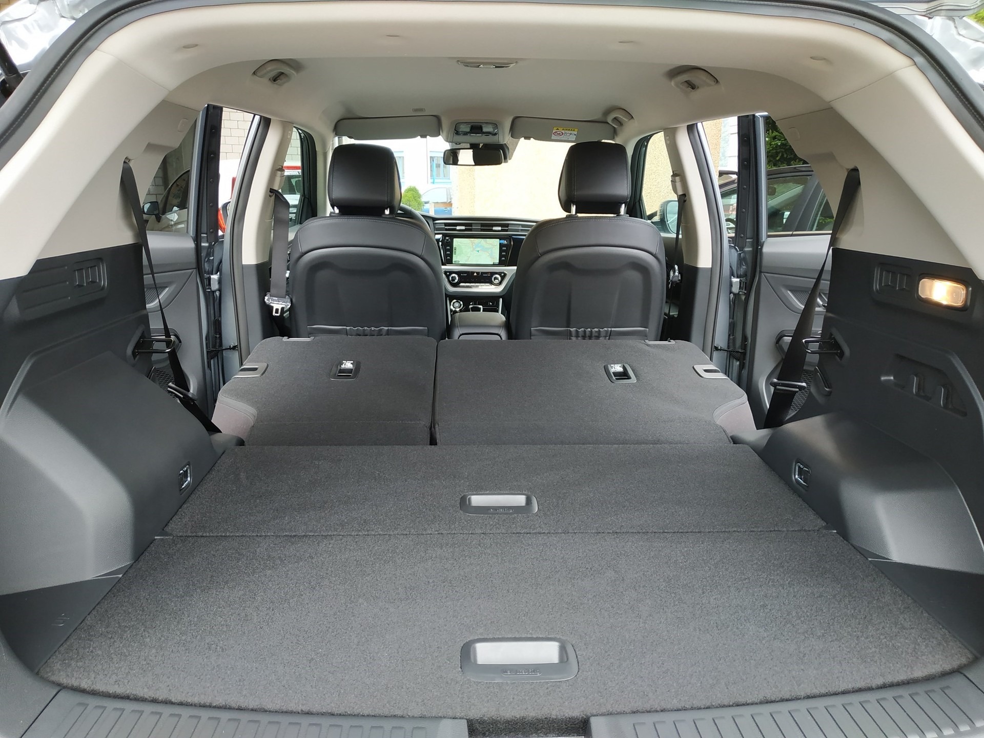 KGM-SsangYong Korando 1.5T GDI Onyx Plus 4WD Automat-image-19