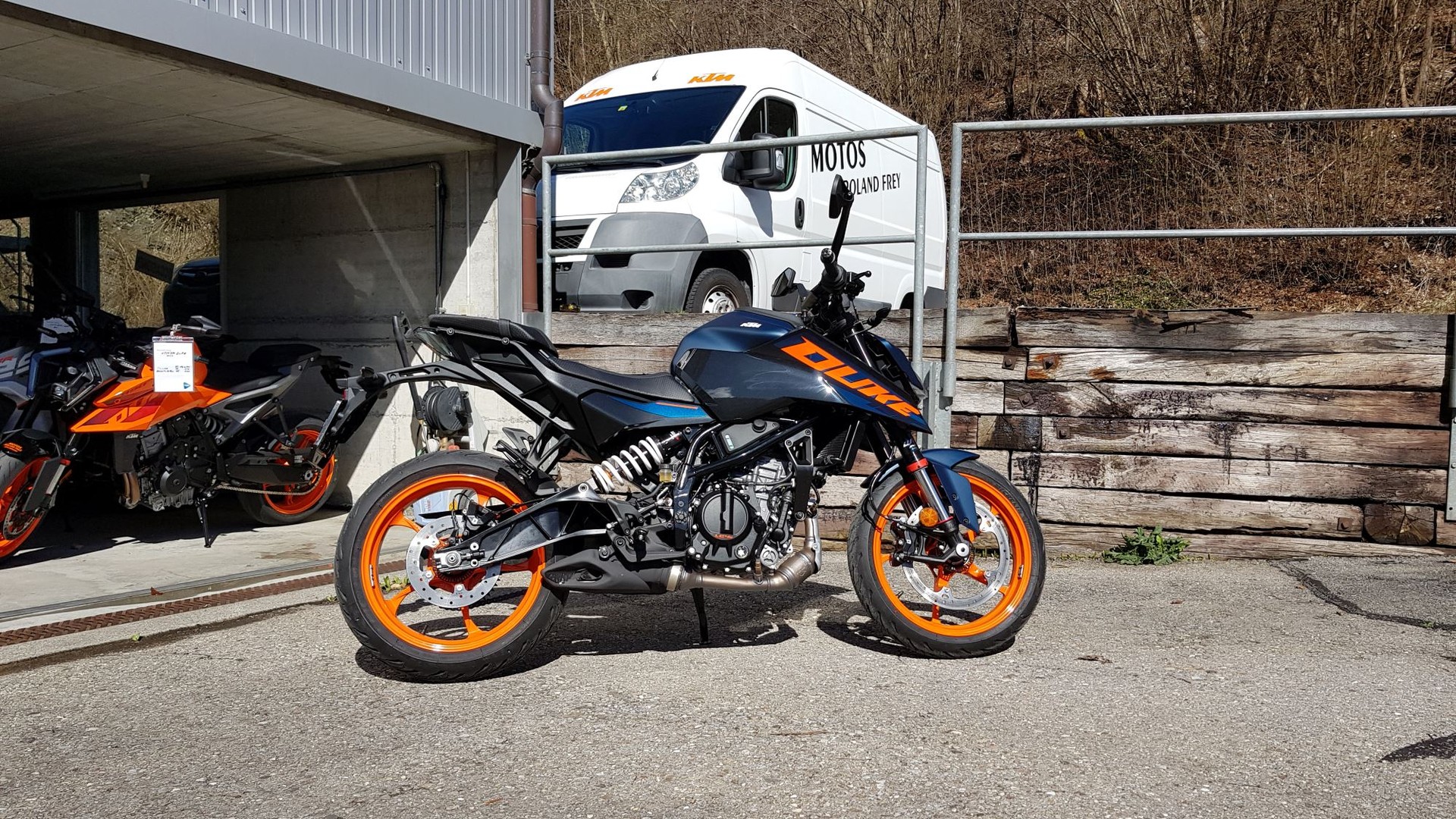 KTM 125 Duke-image-0