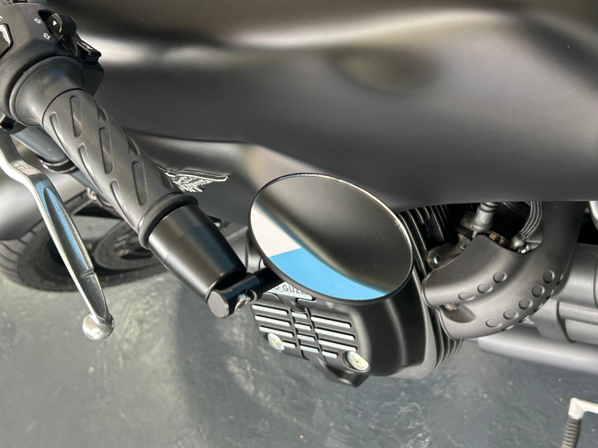 MOTO GUZZI V7 IV 850 Black level-image-10