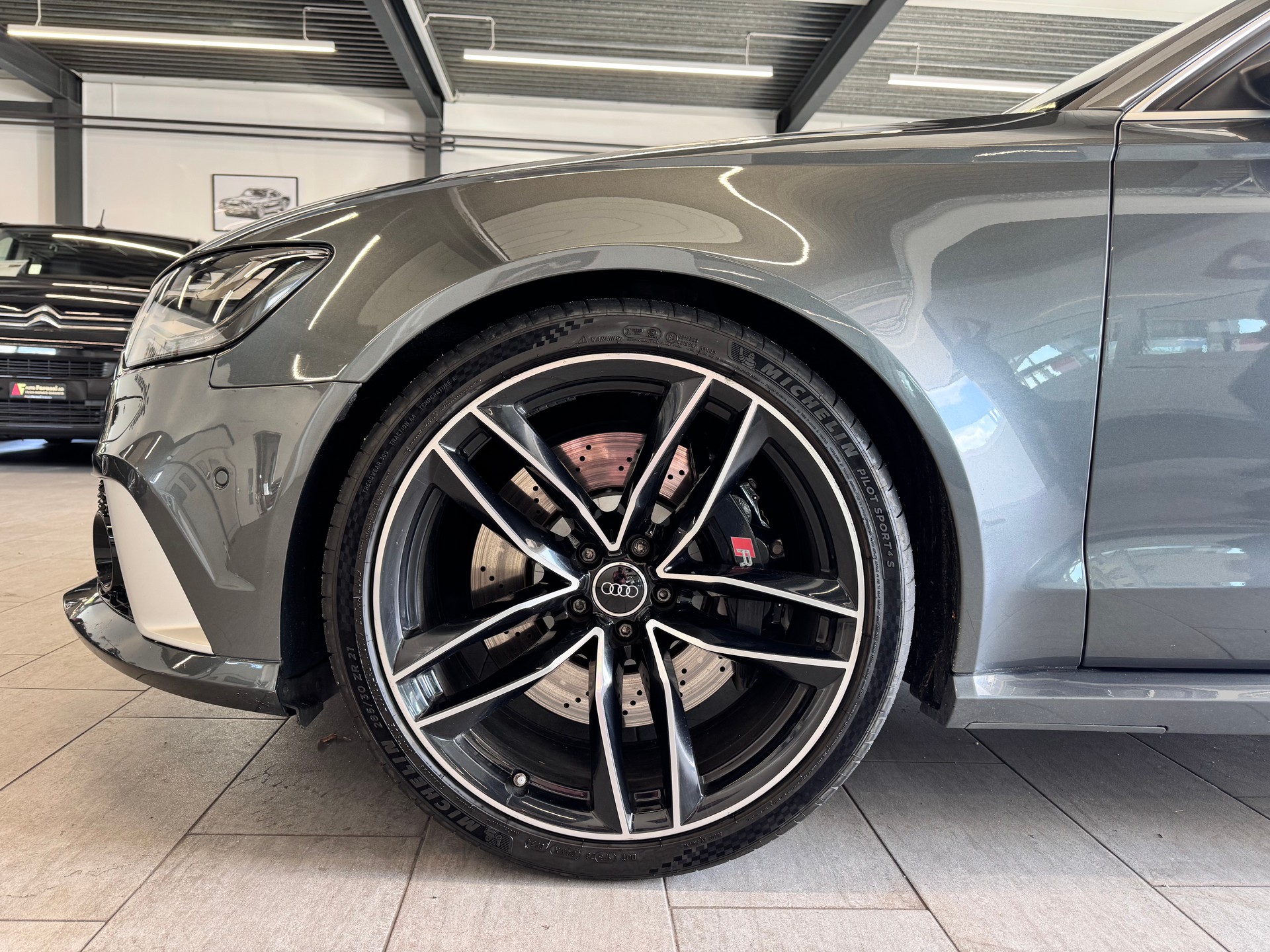 AUDI RS6 Avant 4.0 TFSI V8 quattro Tiptronic-image-22