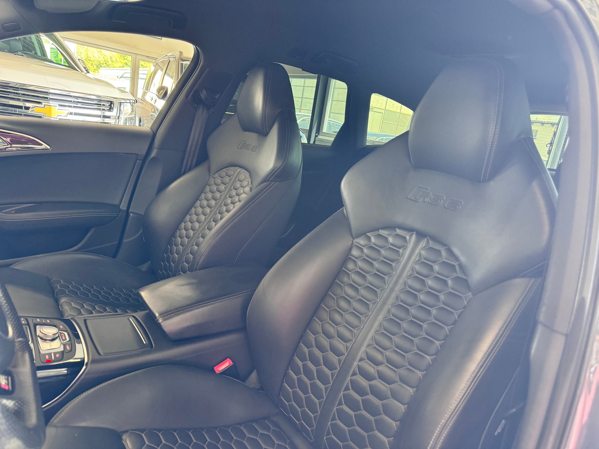 AUDI RS6 Avant 4.0 TFSI V8 quattro Tiptronic-image-17