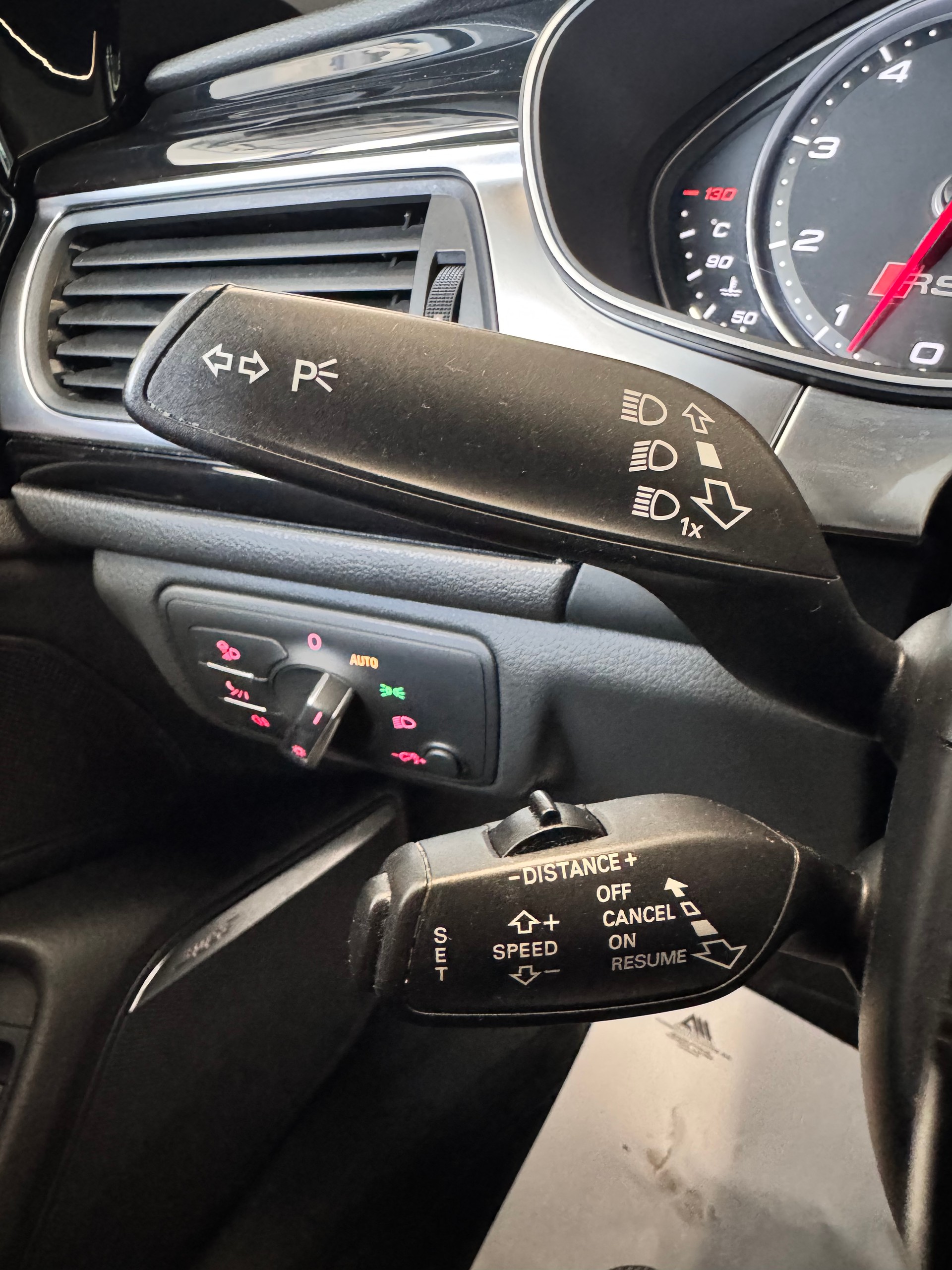 AUDI RS6 Avant 4.0 TFSI V8 quattro Tiptronic-image-19