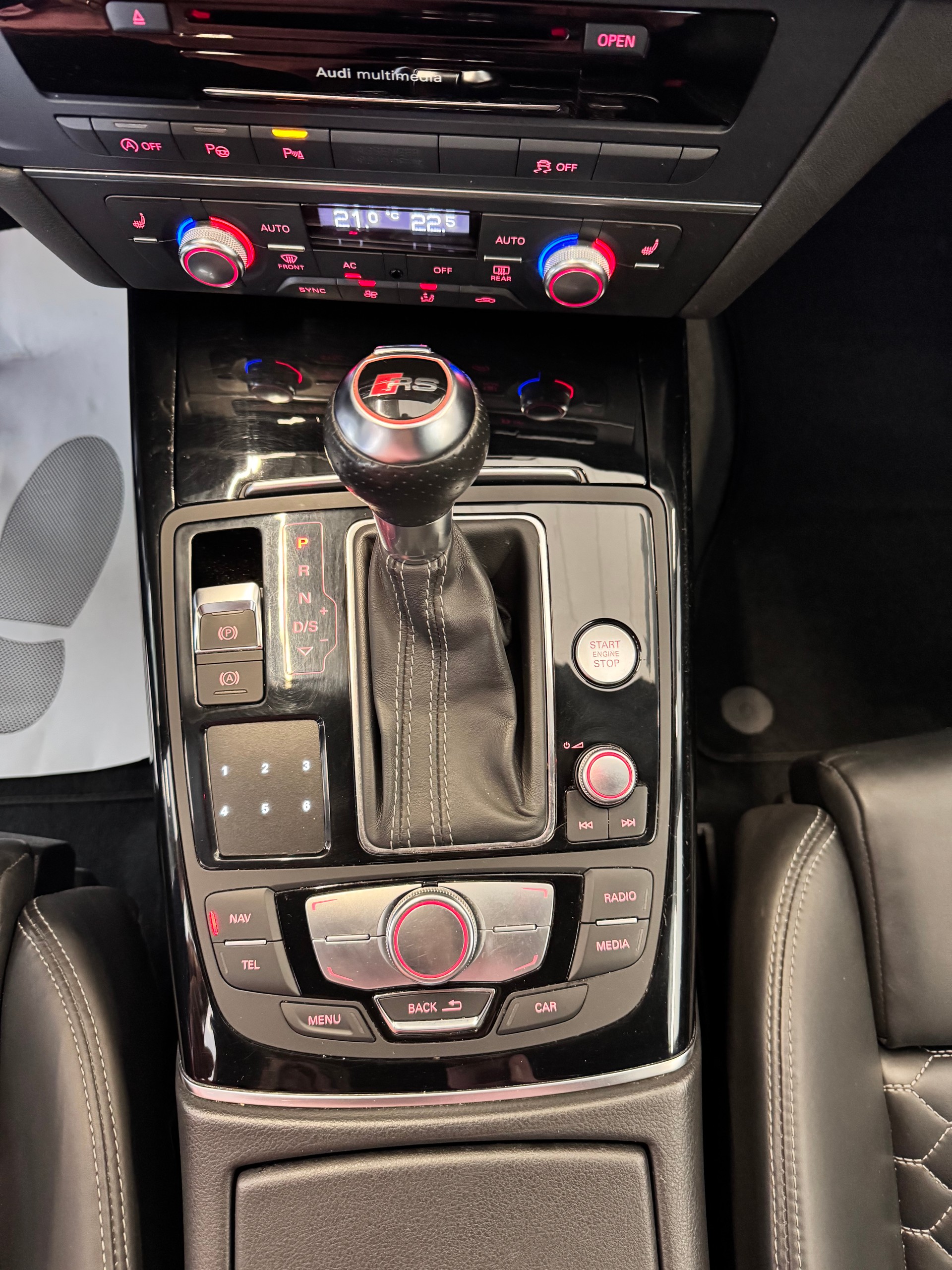 AUDI RS6 Avant 4.0 TFSI V8 quattro Tiptronic-image-18