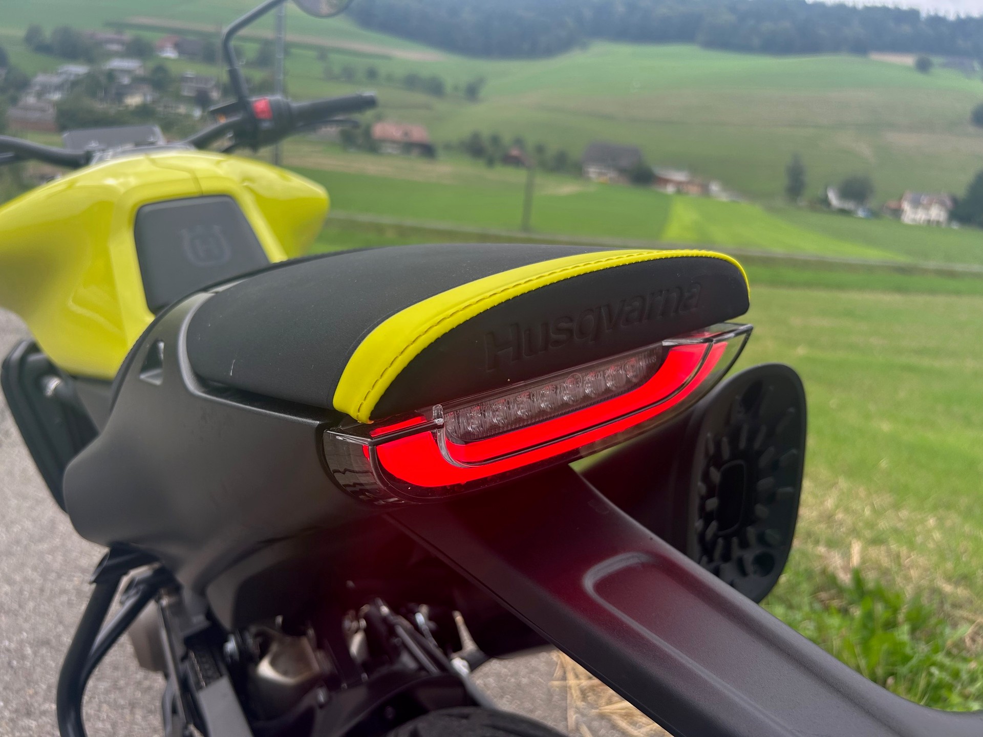 HUSQVARNA Vitpilen 801-image-3