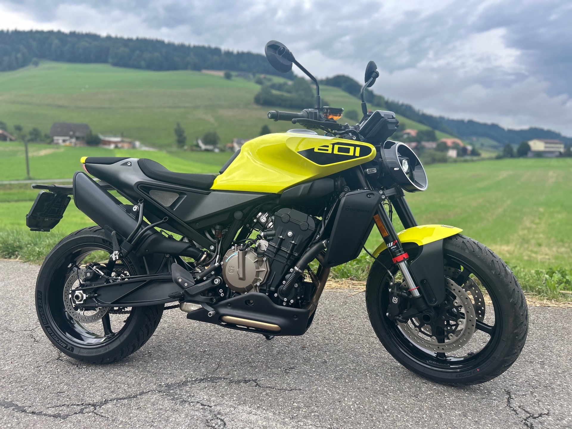 HUSQVARNA Vitpilen 801