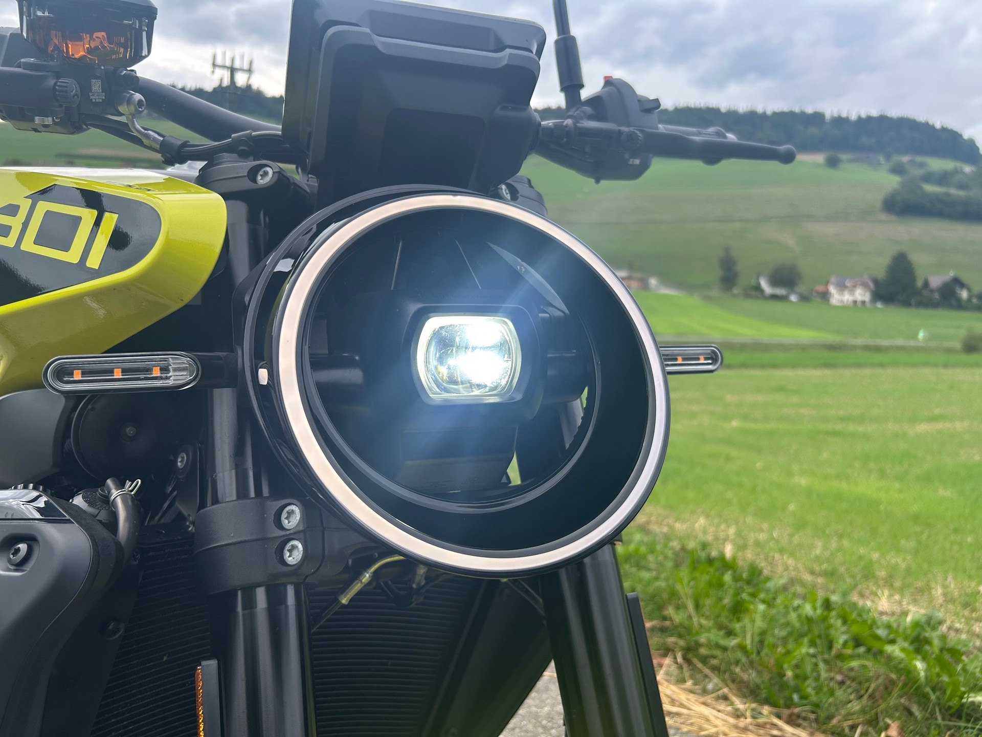 HUSQVARNA Vitpilen 801-image-1