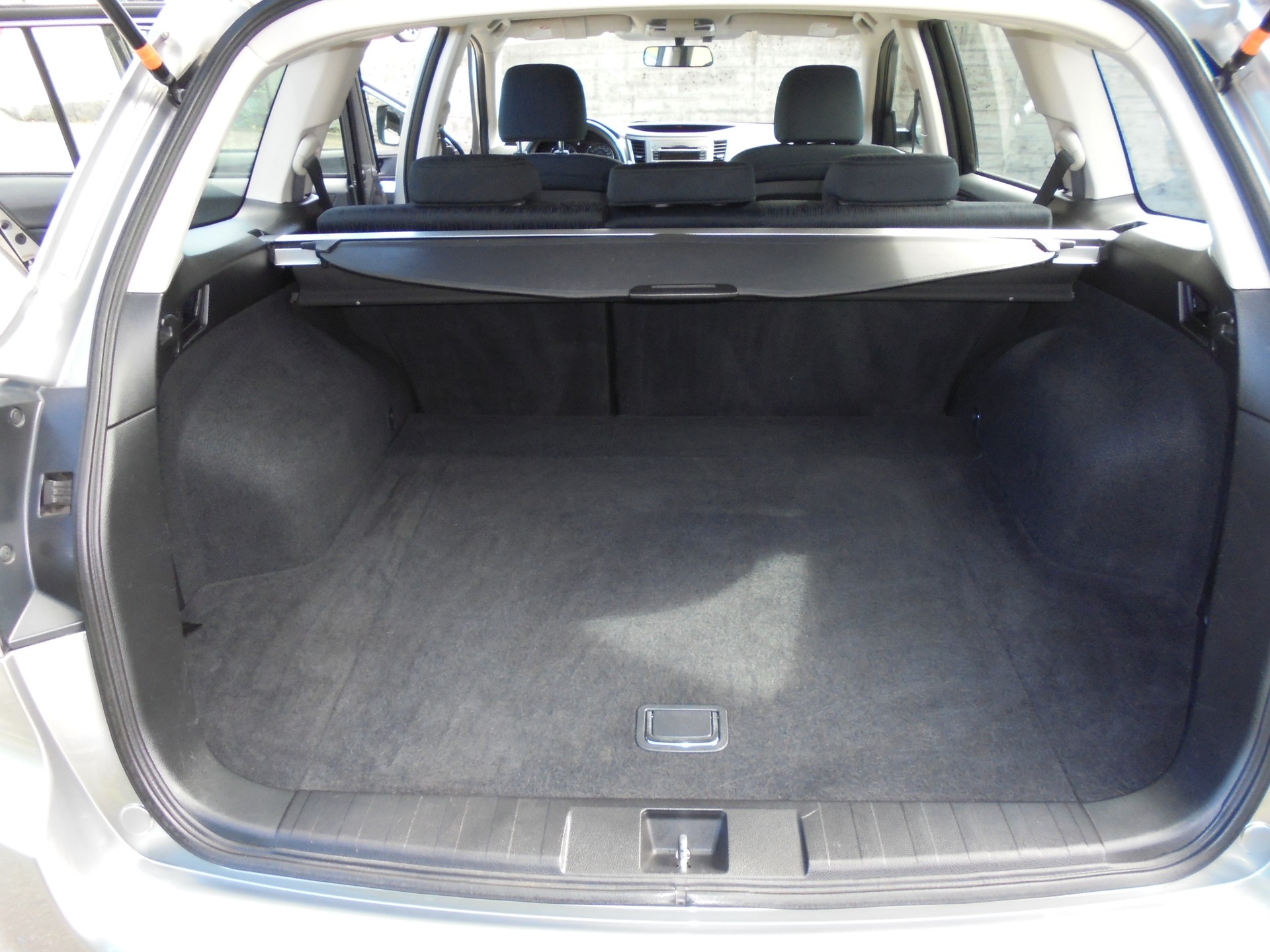 SUBARU Legacy 2.0i Swiss Special AWD Lineartronic-image-11