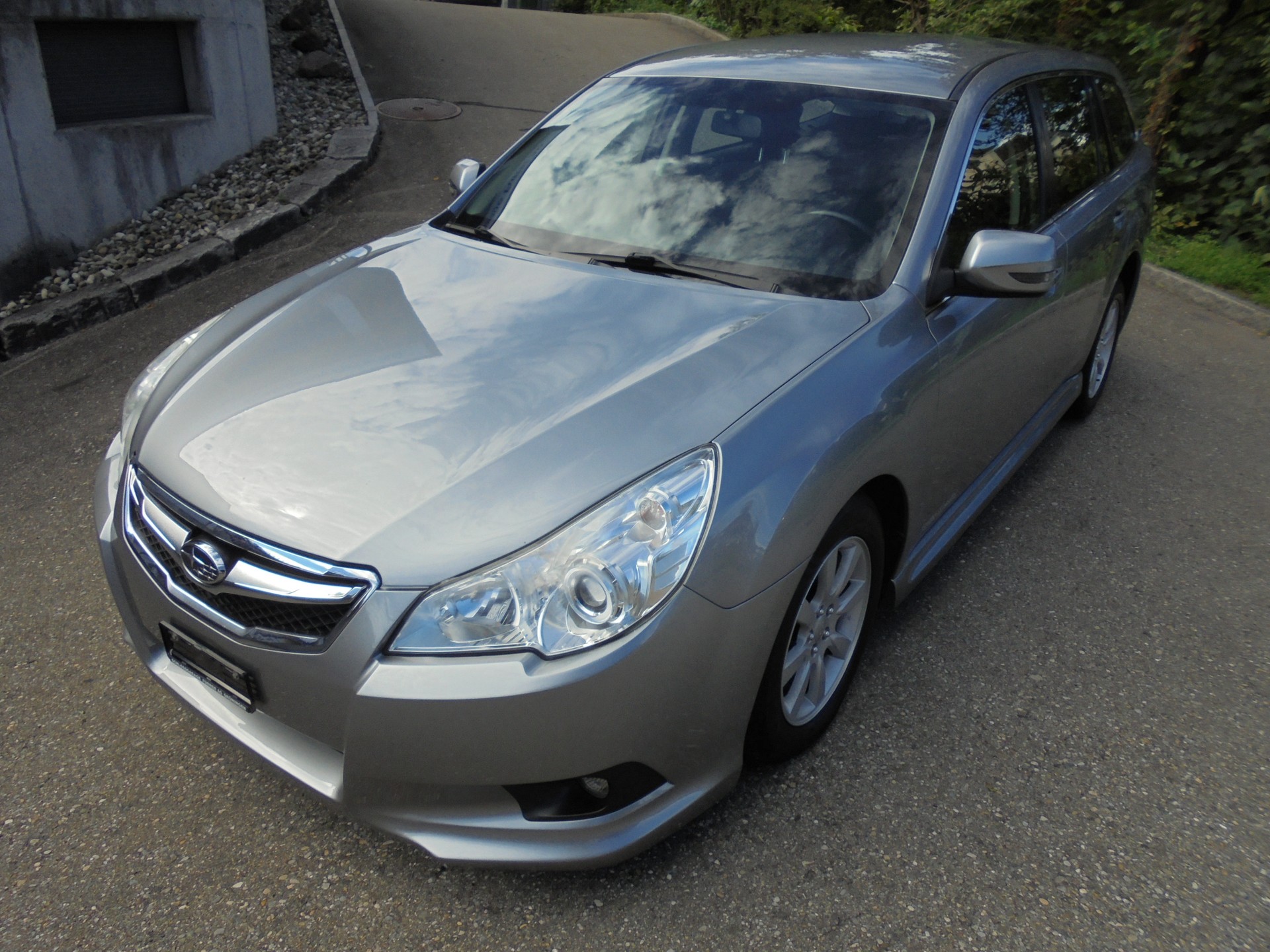 SUBARU Legacy 2.0i Swiss Special AWD Lineartronic-image-4