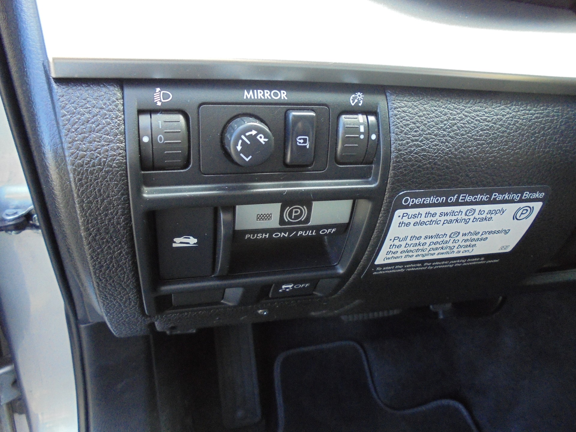 SUBARU Legacy 2.0i Swiss Special AWD Lineartronic-image-13
