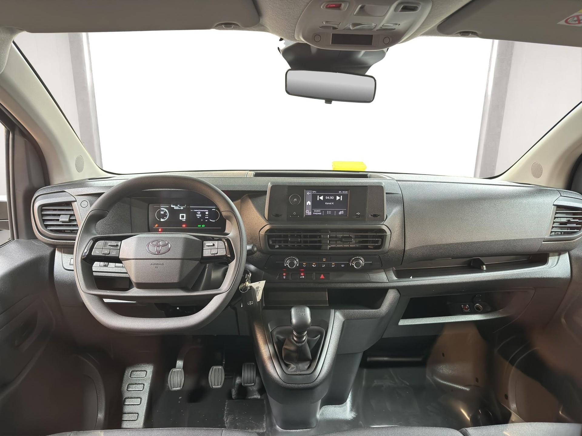 TOYOTA PROACE Van L2 2.0 D Active-image-9