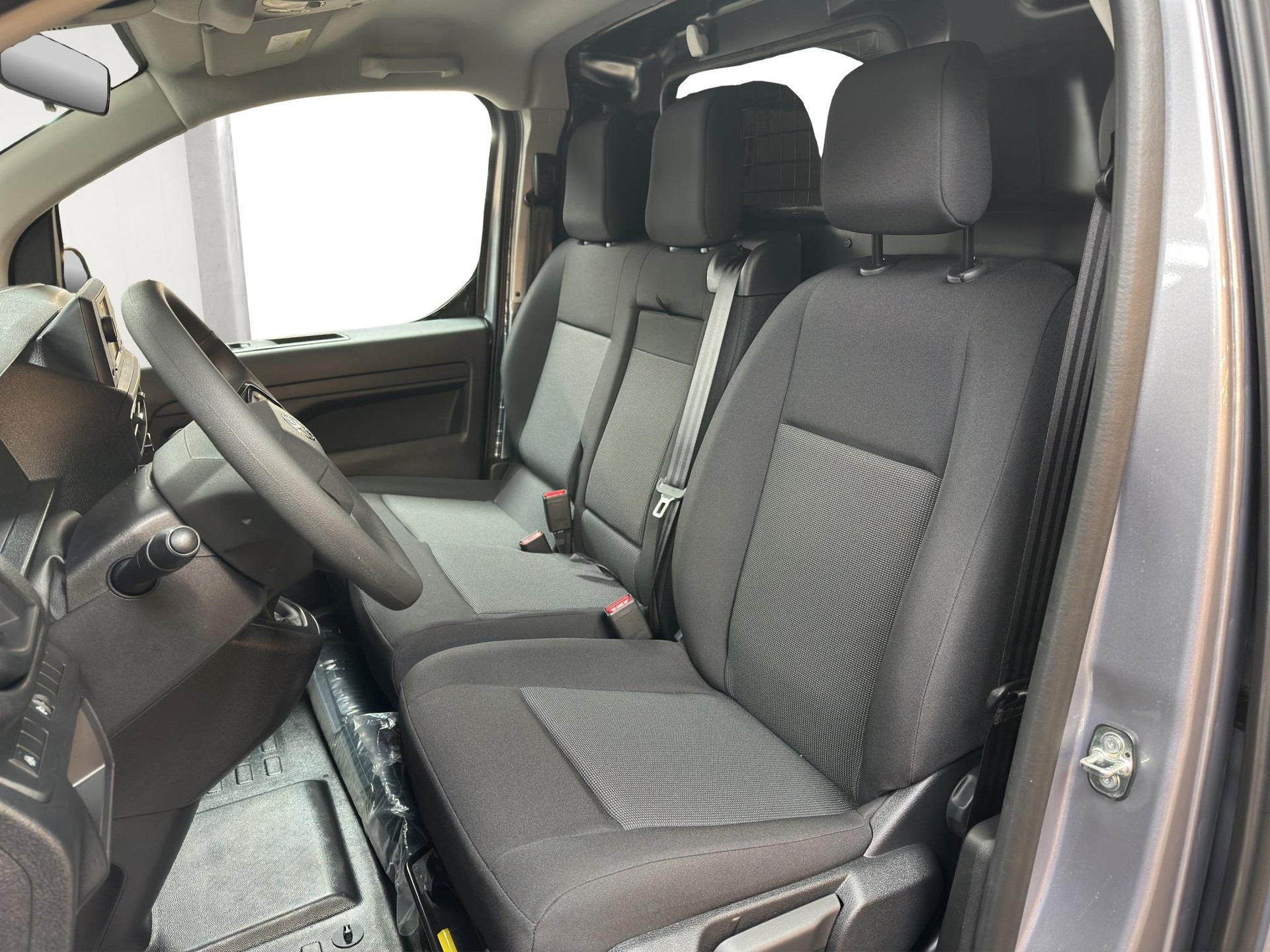 TOYOTA PROACE Van L2 2.0 D Active-image-7