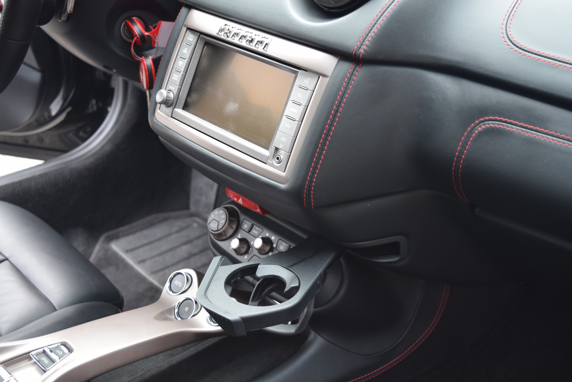 FERRARI California 4.3 V8-image-23