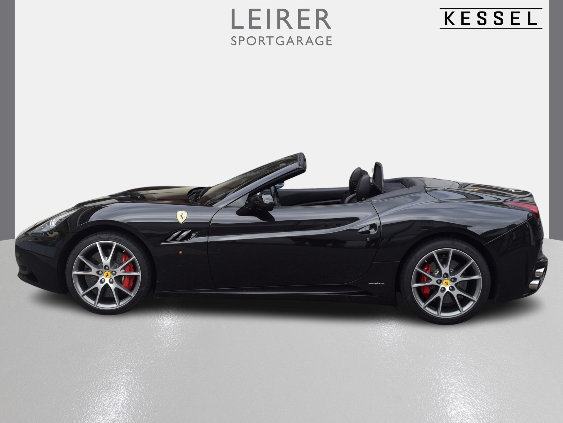 FERRARI California 4.3 V8-showroom-element-1