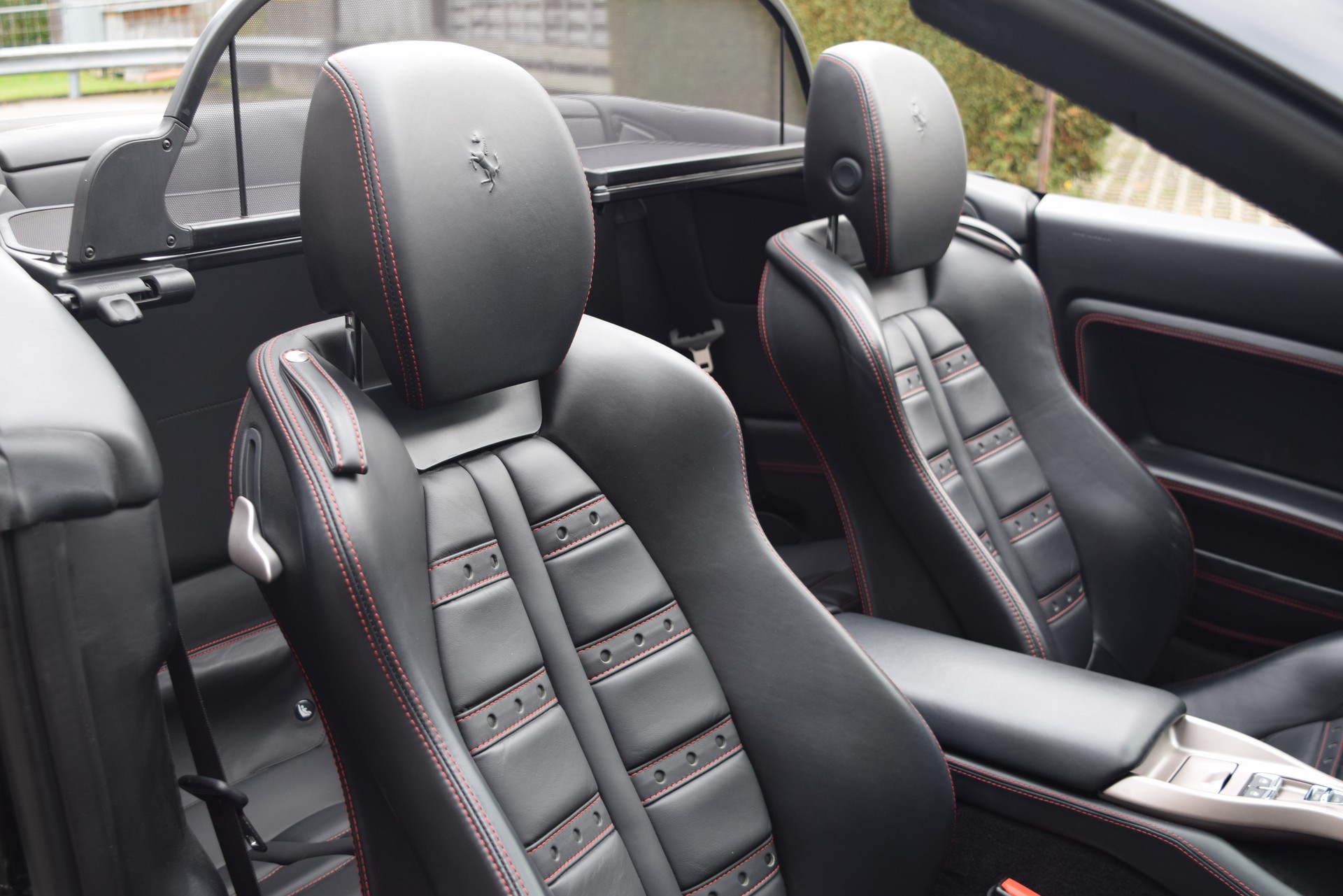 FERRARI California 4.3 V8-image-11