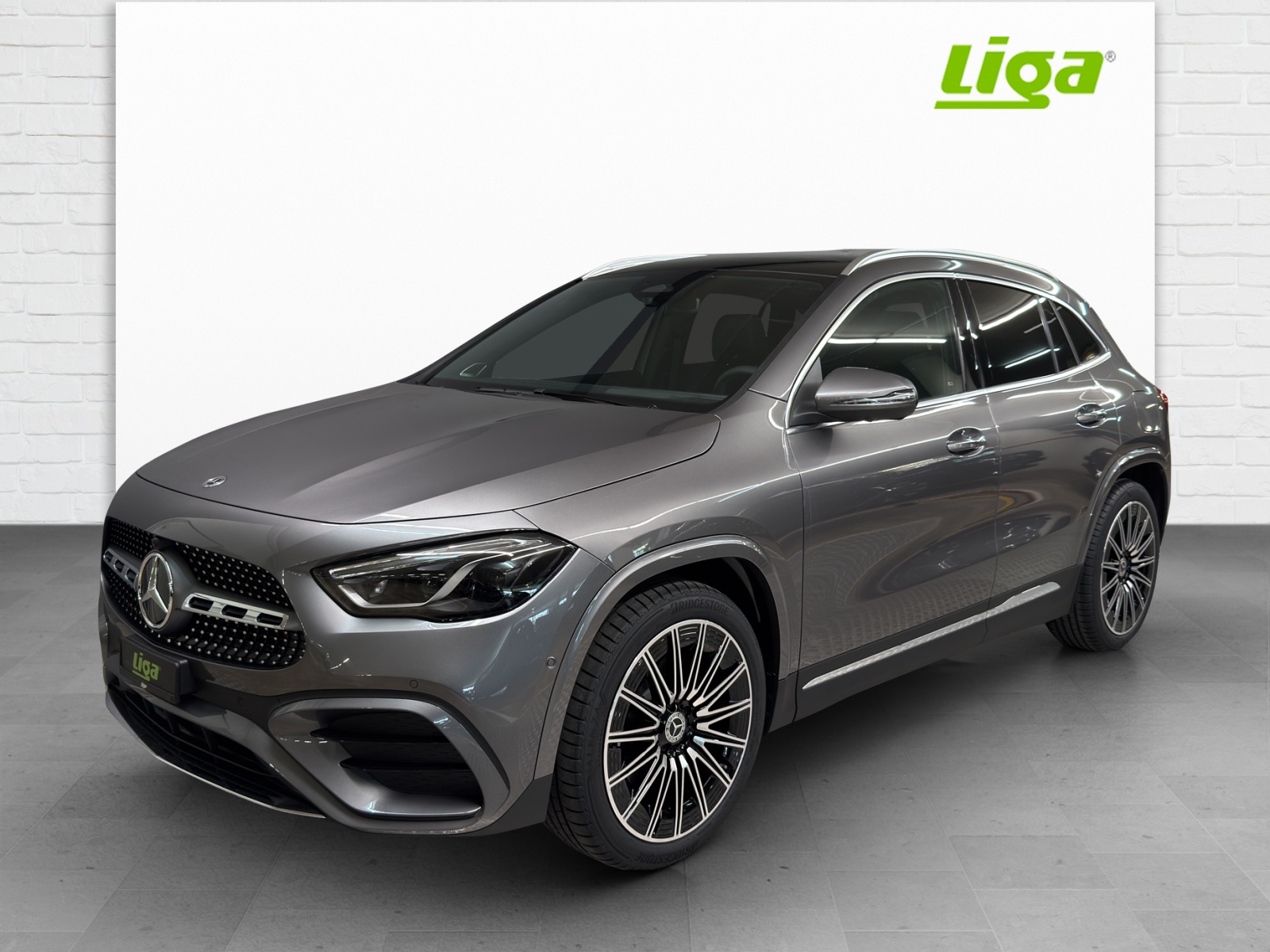 MERCEDES-BENZ GLA 220 d AMG Line 4Matic Swiss Star-showroom-element-1