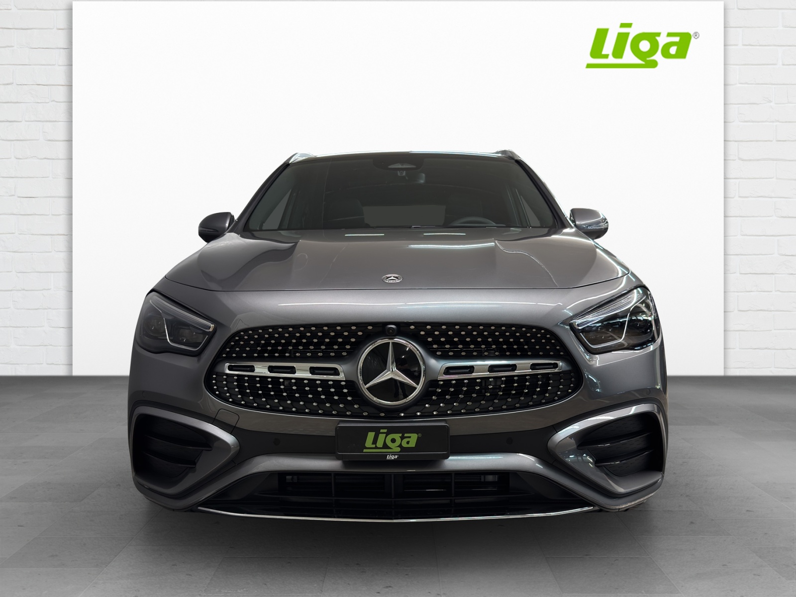 MERCEDES-BENZ GLA 220 d AMG Line 4Matic Swiss Star-showroom-element-2