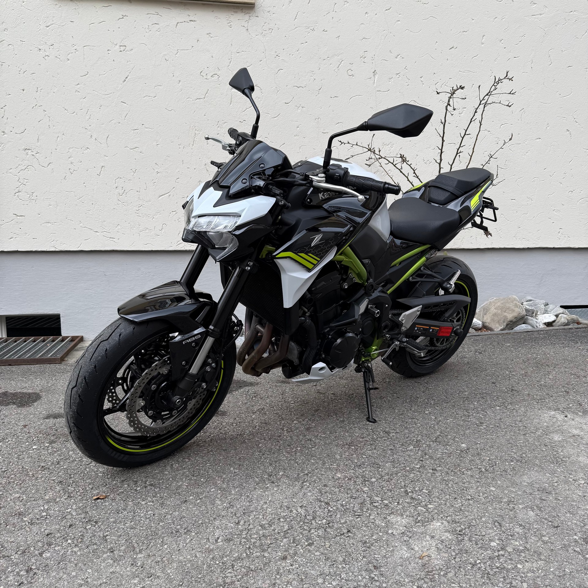 KAWASAKI Z 900-image-0