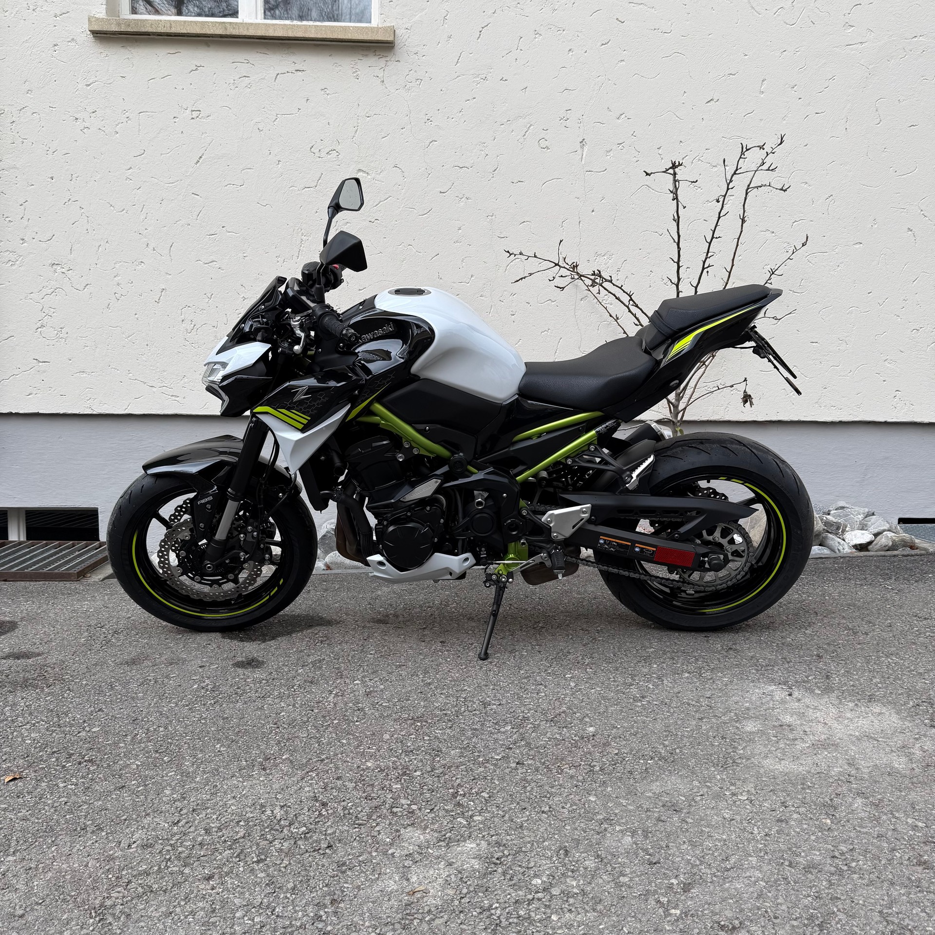 KAWASAKI Z 900-image-1