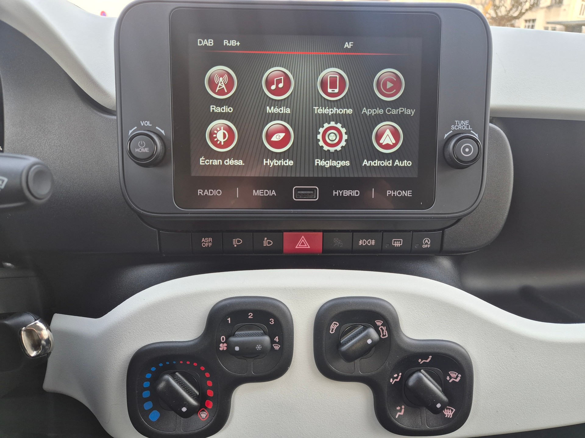 FIAT Panda 1.0 MHEV Cross-image-12