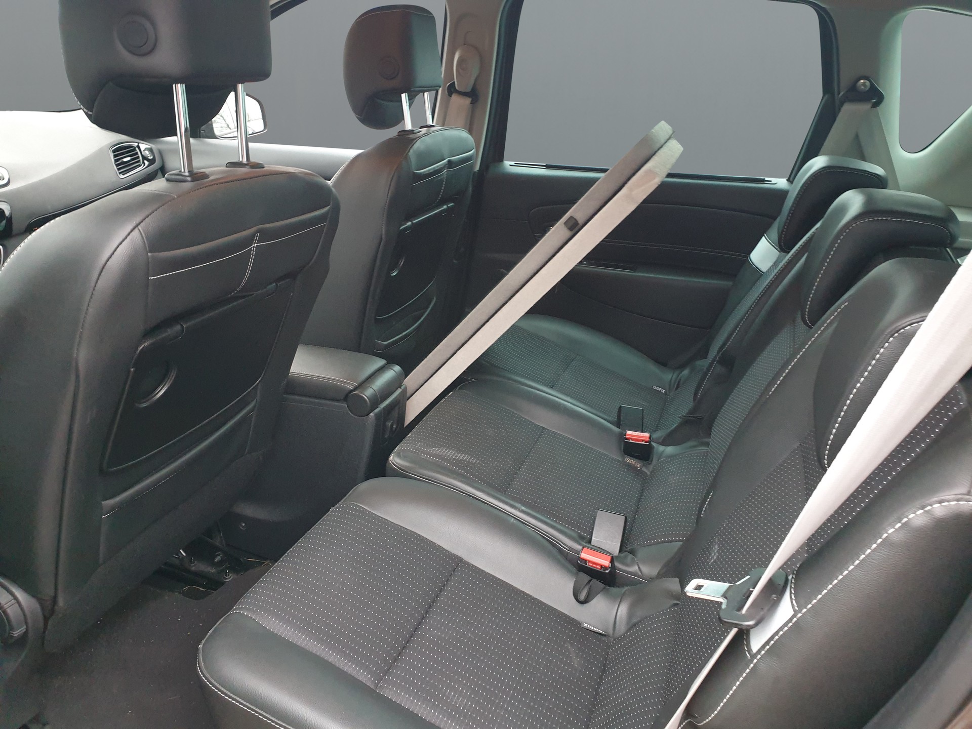 RENAULT Scénic 1.2 16V Turbo Swiss Edition-image-7