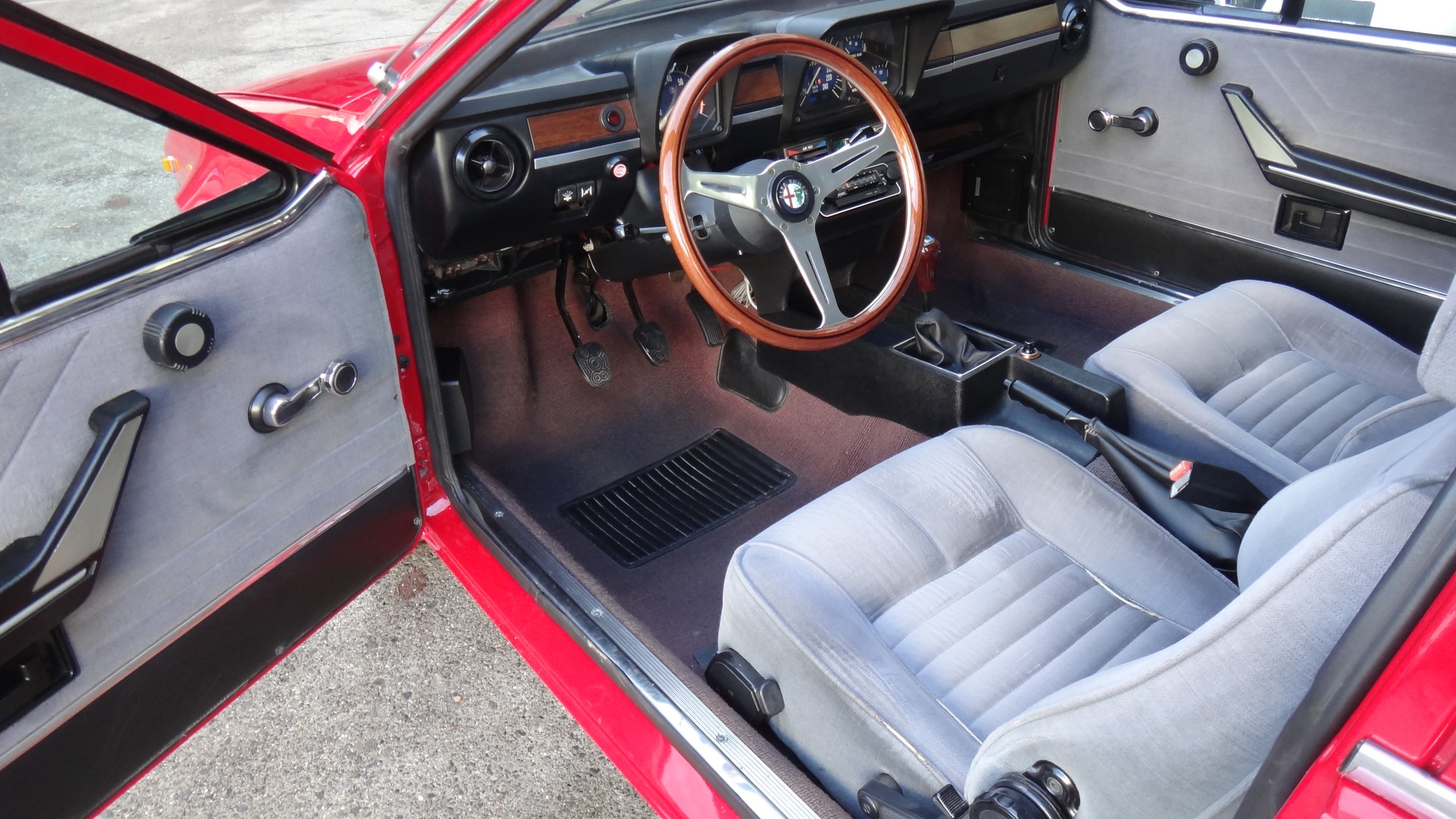 ALFA ROMEO GTV-image-11