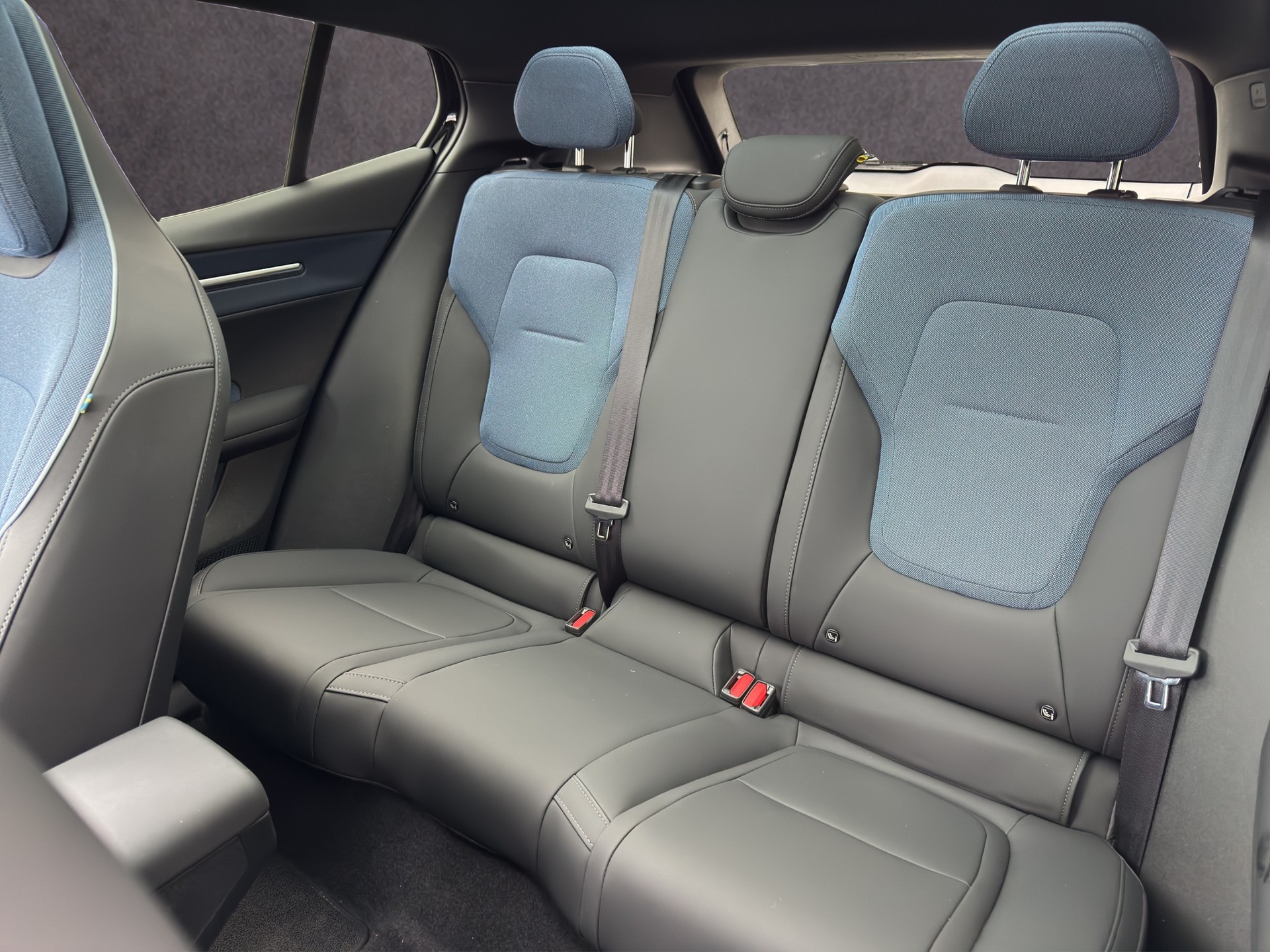 VOLVO EX30 E60 Twin Ultra Performance AWD-image-11