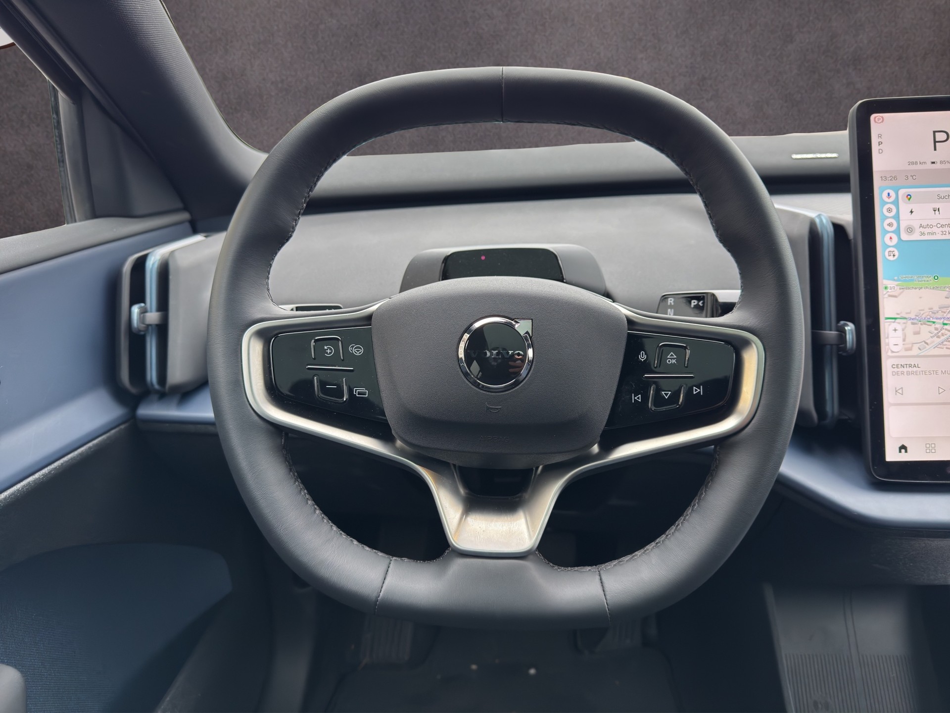 VOLVO EX30 E60 Twin Ultra Performance AWD-image-13