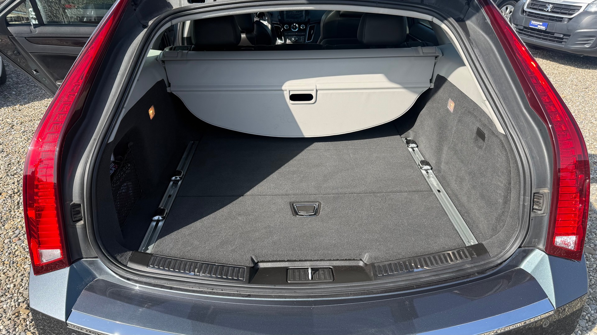 CADILLAC CTS-V Wagon 6.2 V8 SC Automatic-image-24