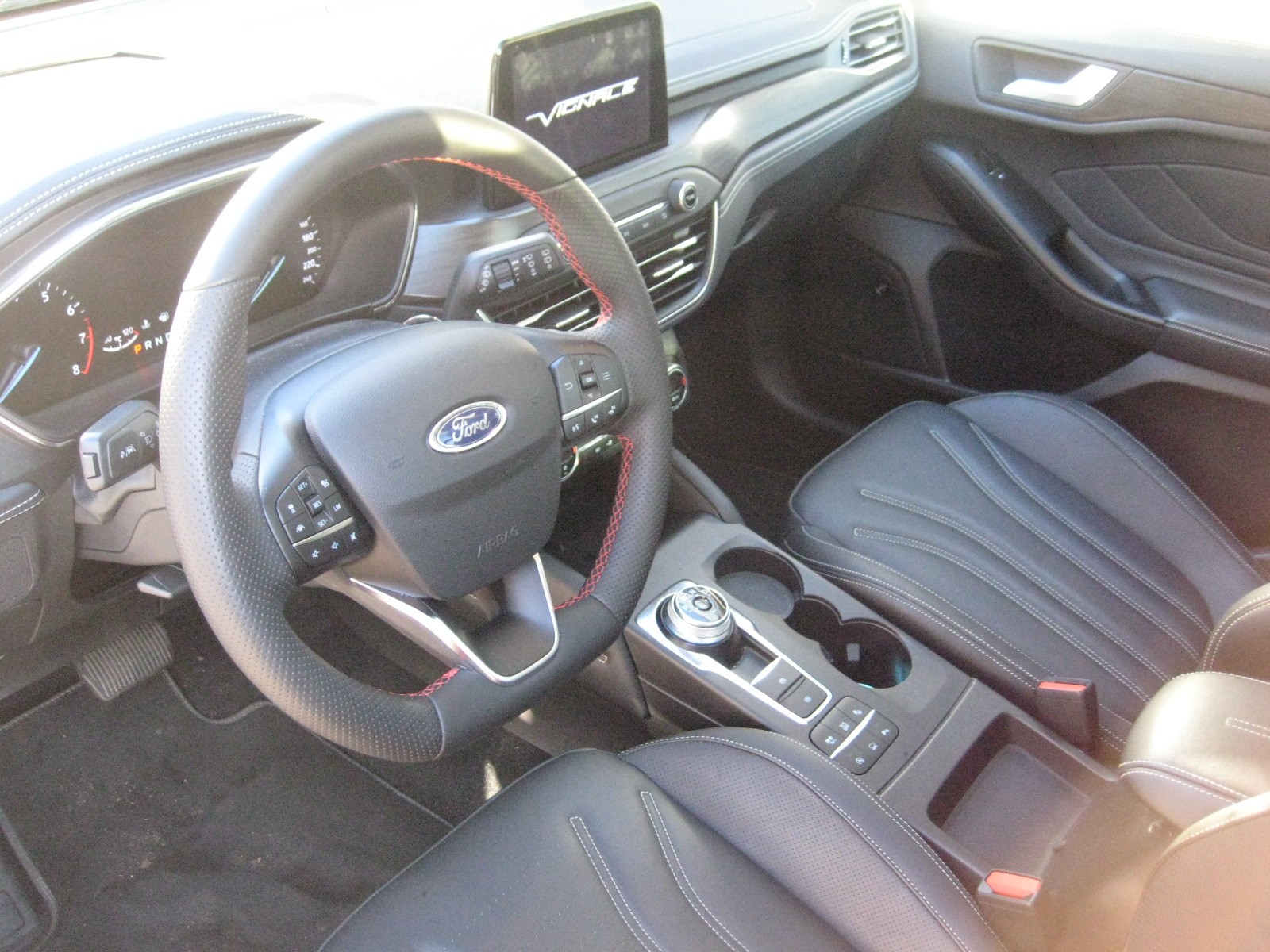 FORD Focus 1.5 SCTi Vignale Automatic-image-5