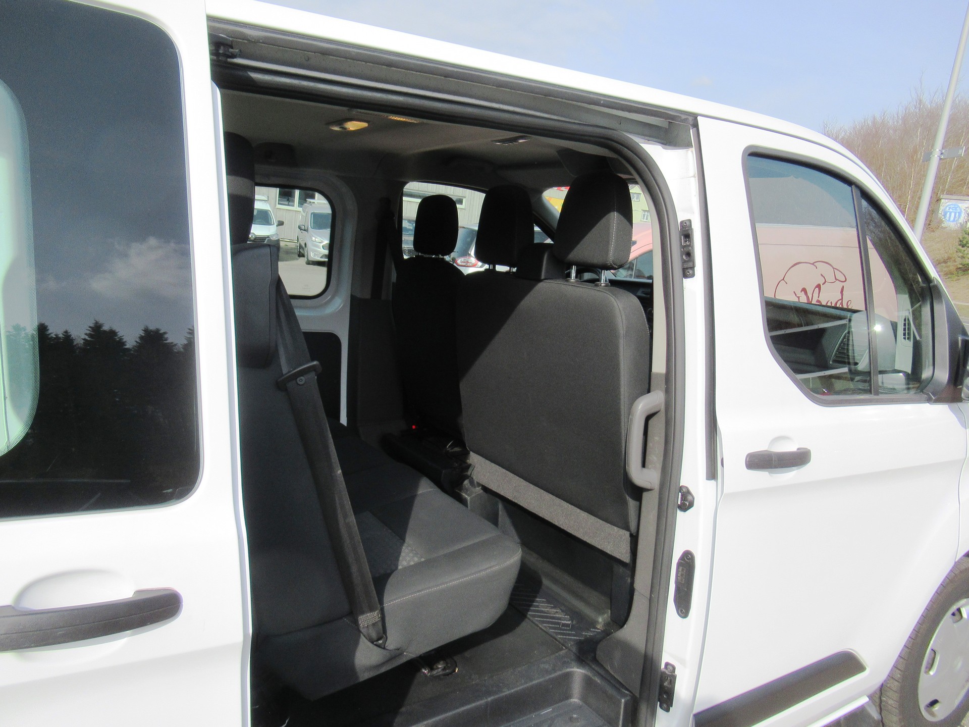 FORD Transit Custom Van 300 L2H1 DK Trend-image-4