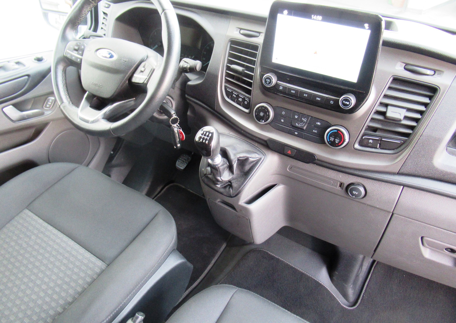 FORD Transit Custom Van 300 L2H1 DK Trend-image-11